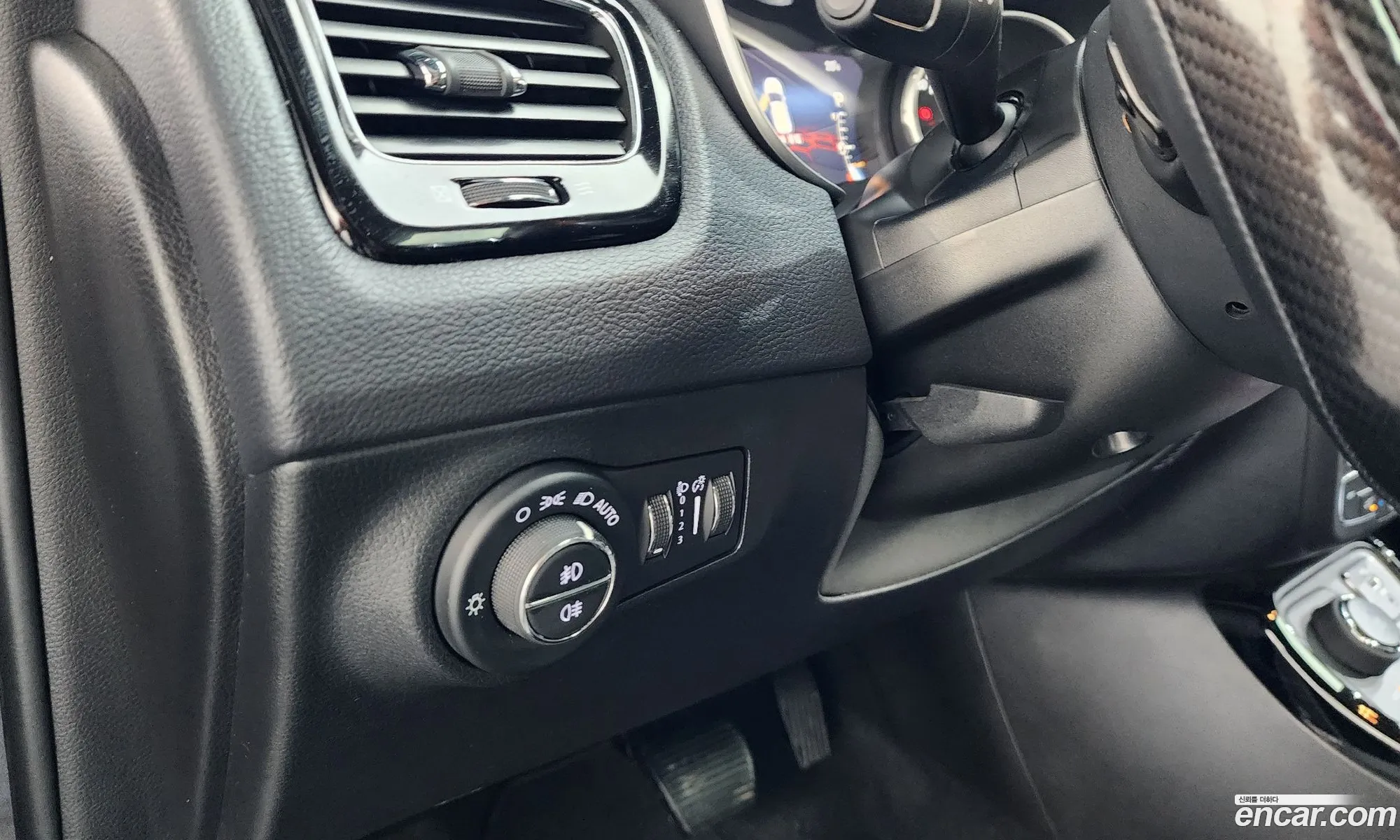 Jeep Compass 2019 3C4NJDCB1KT598371 — 28