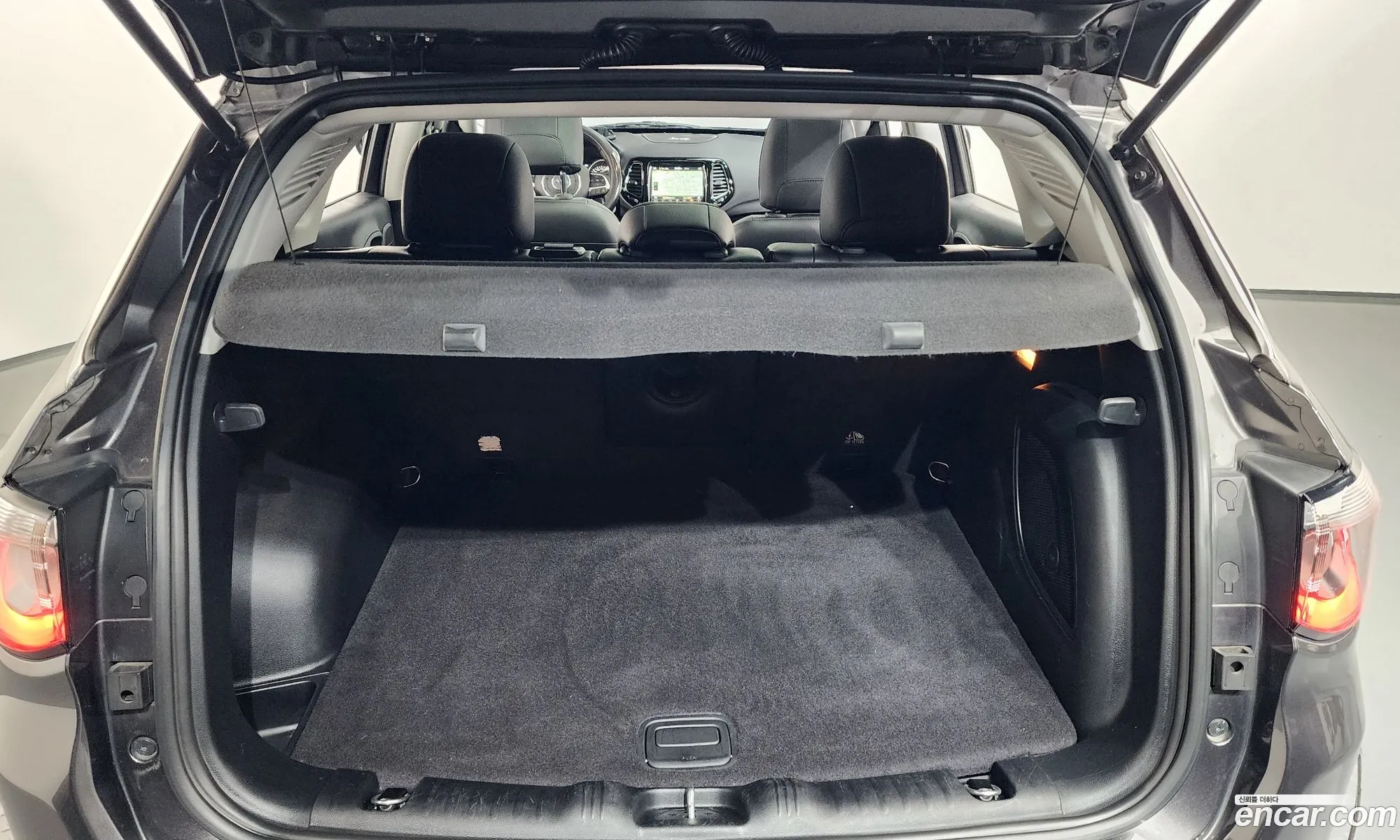 Jeep Compass 2019 3C4NJDCB1KT598371 — 21