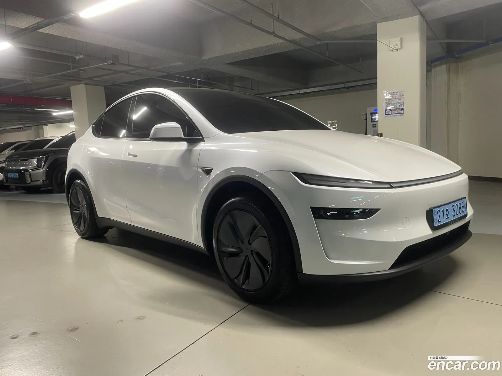 Tesla Model Y 2026 — 14