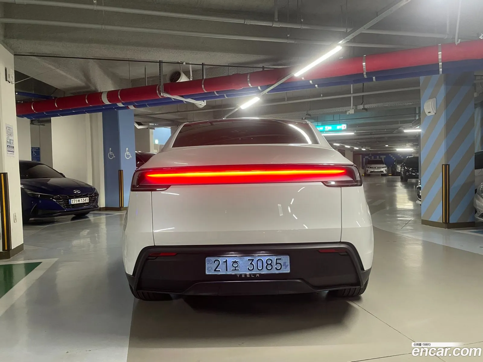 Tesla Model Y 2026 — 15