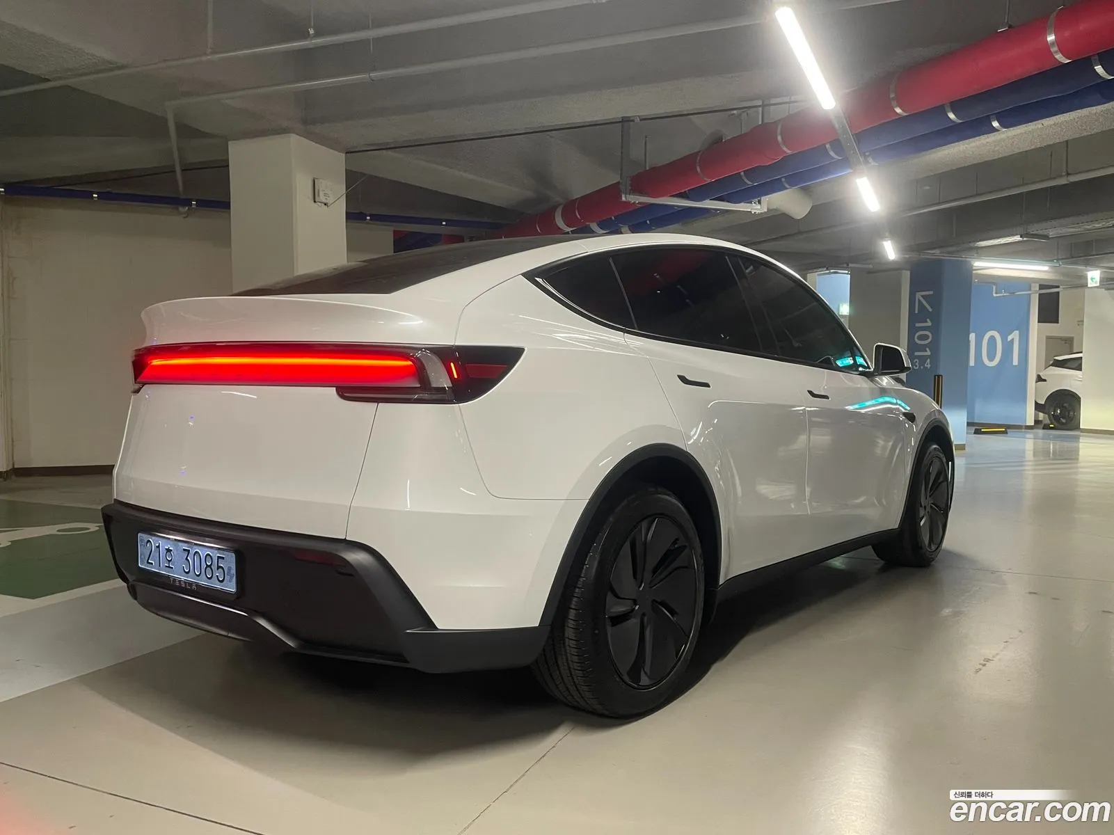 Tesla Model Y 2026 — 11