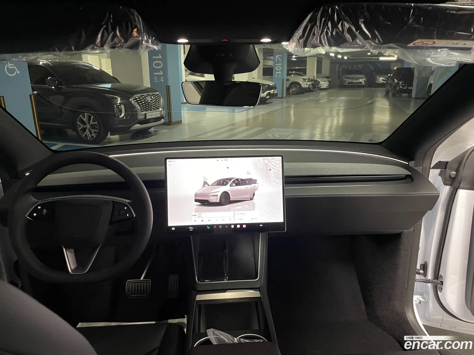 Tesla Model Y 2026 — 12