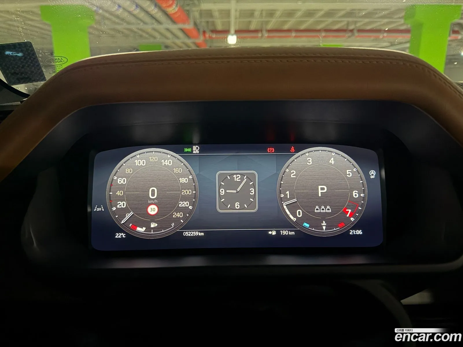 Land Rover Defender 2024 — 12