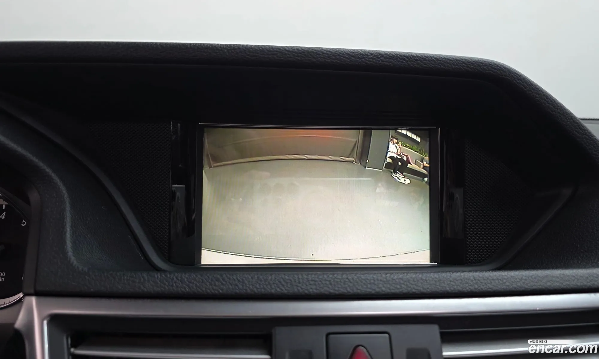 Mercedes-Benz E-Class W212 2011 WDDHF4JB1BA431460 — 14