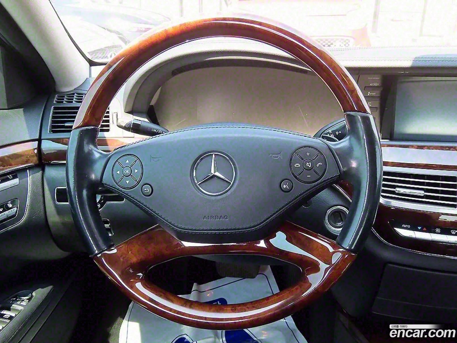 Mercedes-Benz S-Class W221 2011 — 18