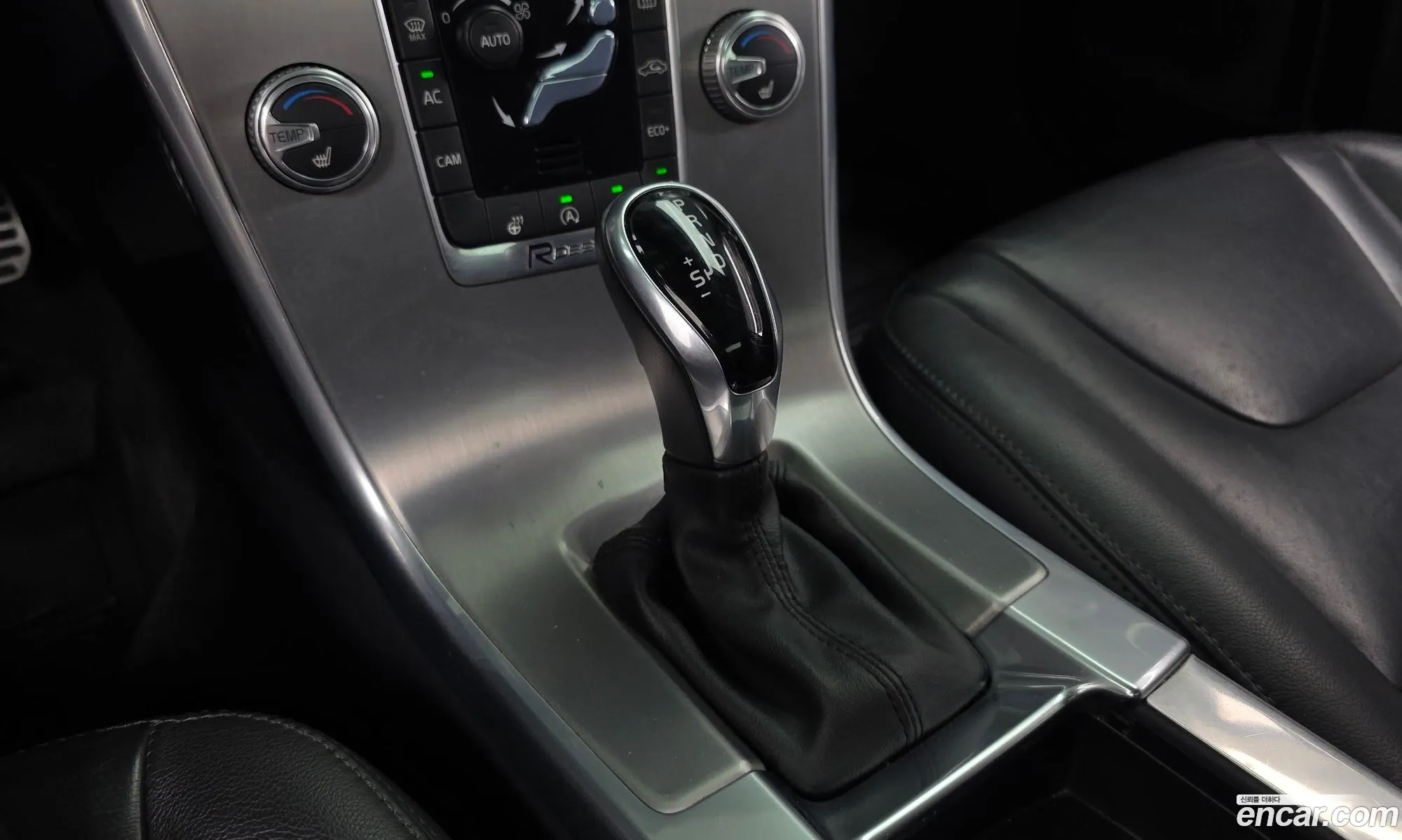 Volvo XC60 2016 YV1DZA8BDH2070667 — 9