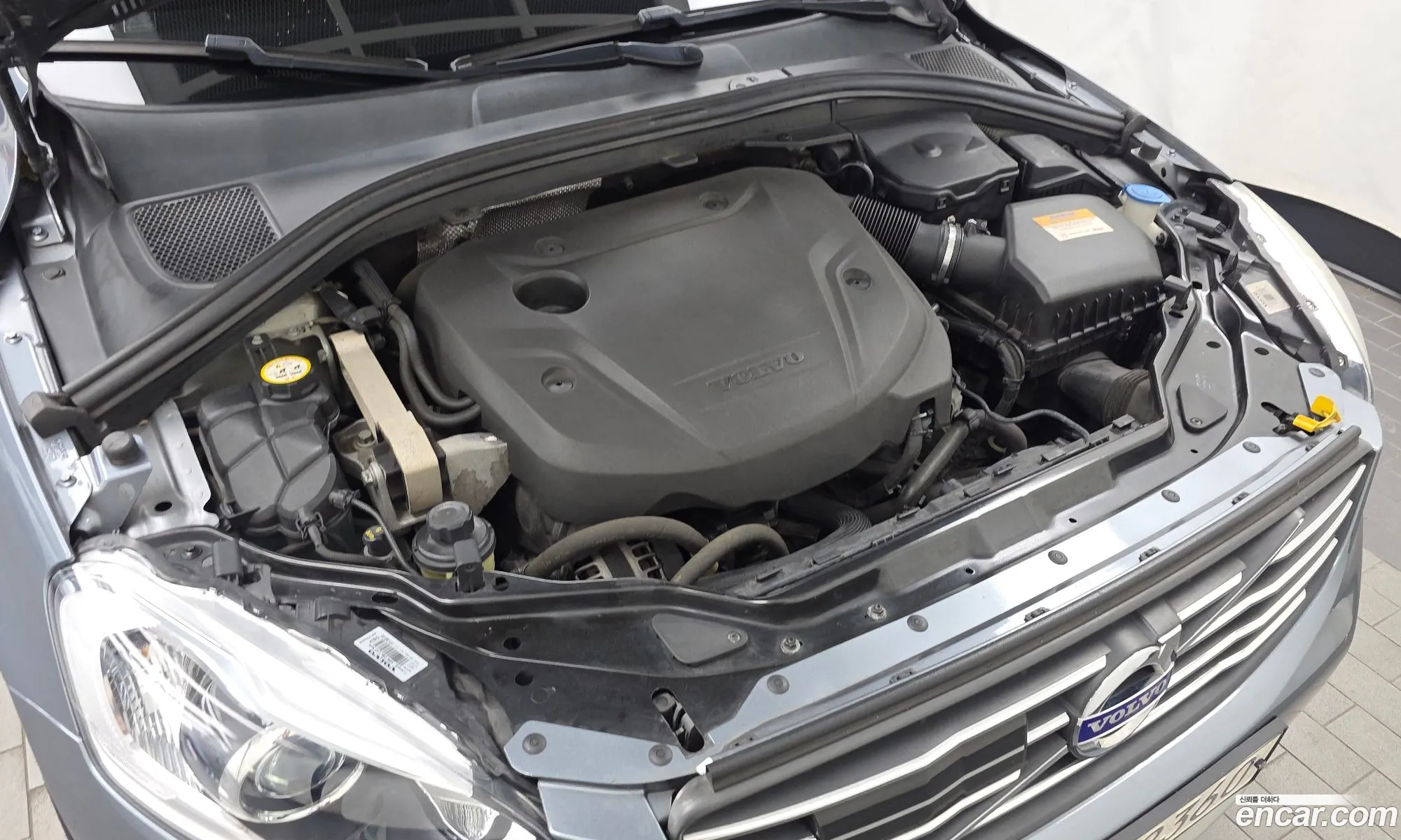 Volvo XC60 2016 YV1DZA8BDH2070667 — 14