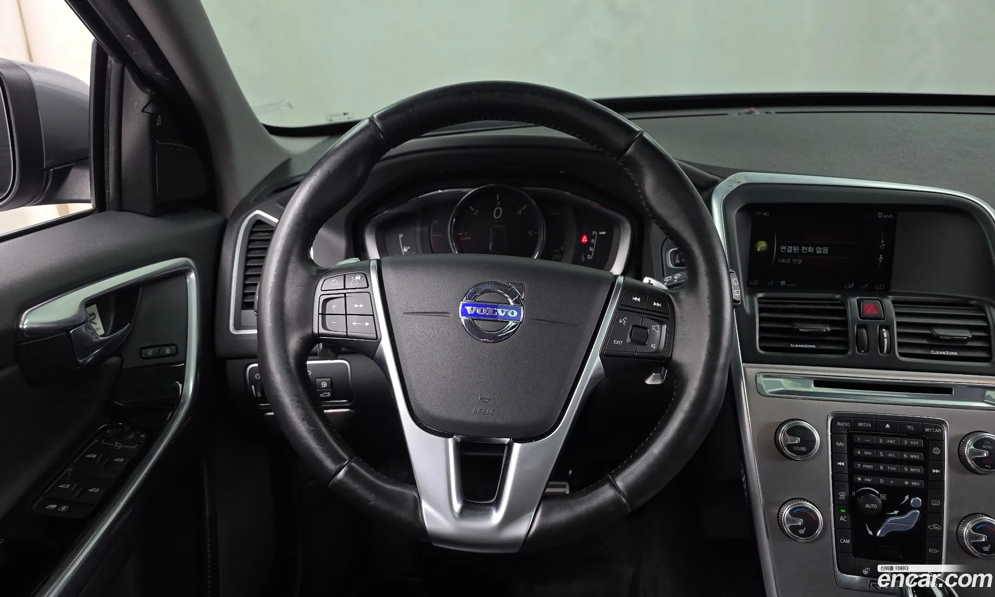 Volvo XC60 2016 YV1DZA8BDH2070667 — 12