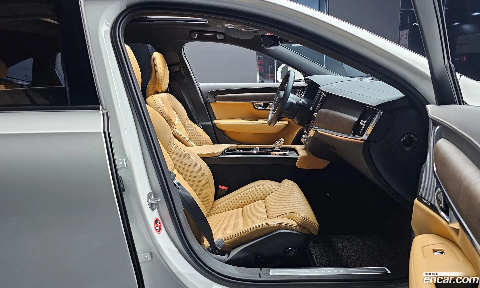 Volvo S90 2021 — 24