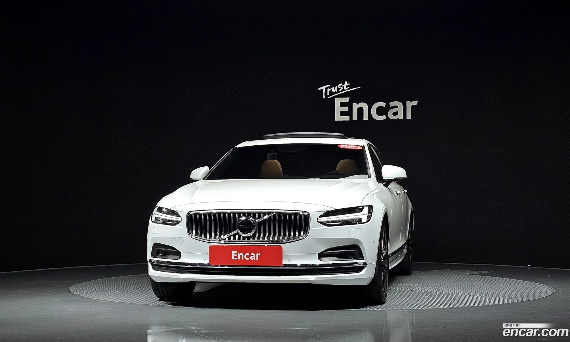 Volvo S90 2021 — 32