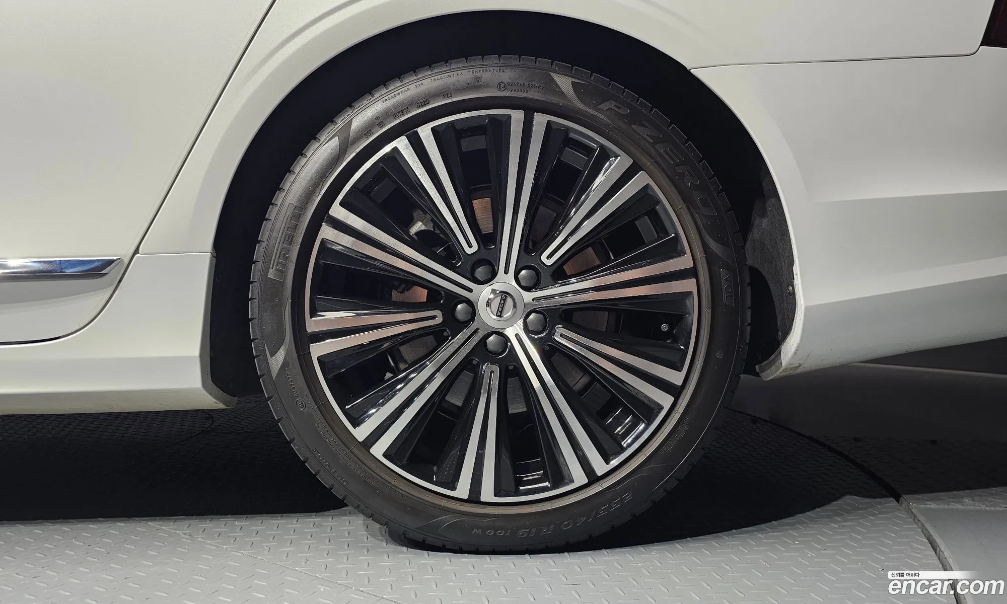 Volvo S90 2021 — 23