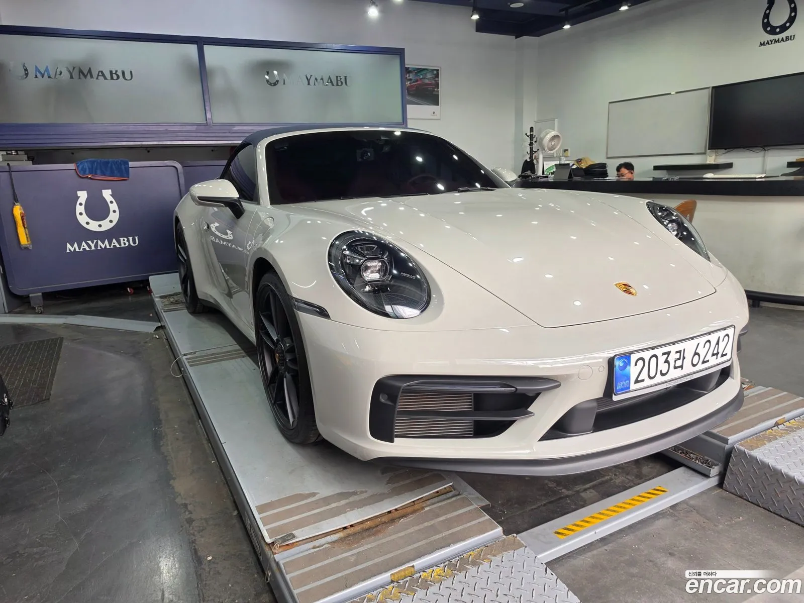 Porsche 911 2023 — 19