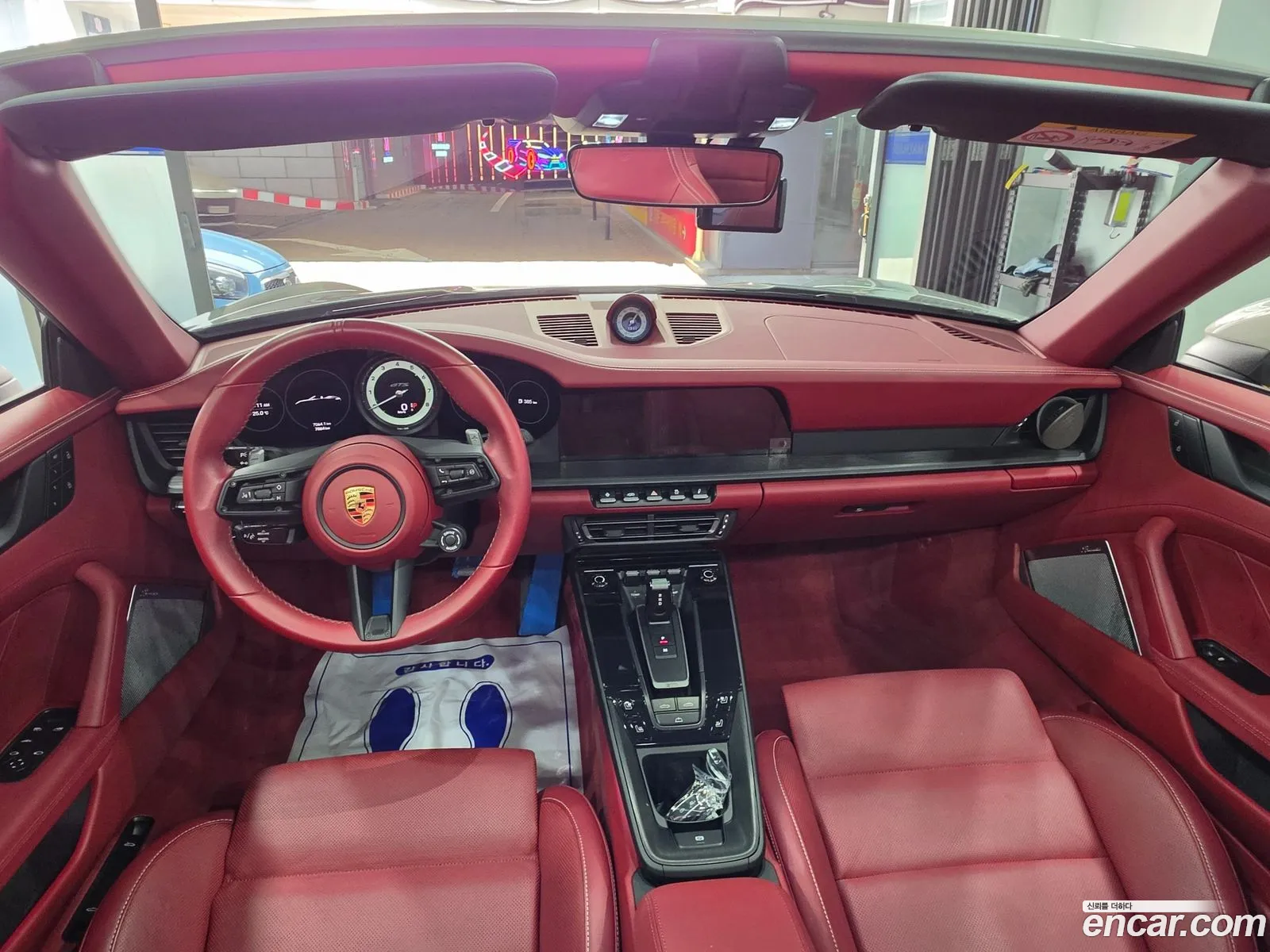 Porsche 911 2023 — 17