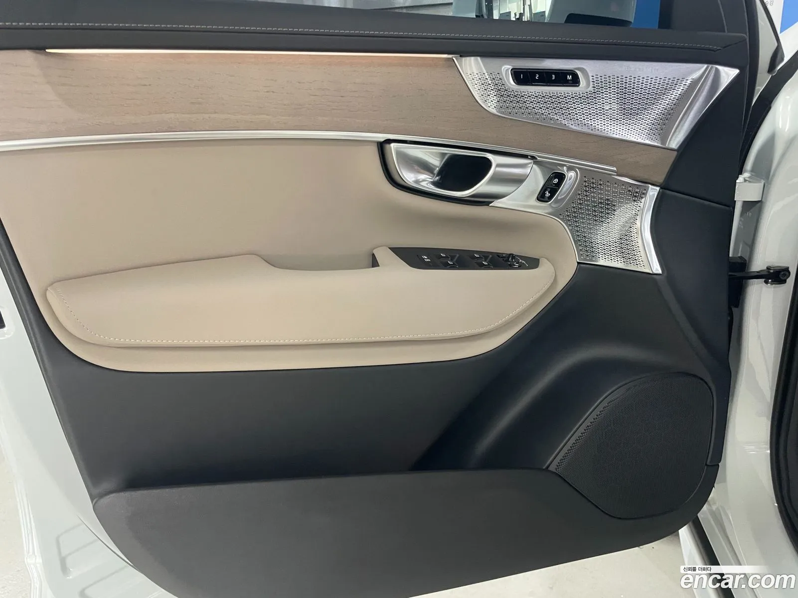 Volvo XC90 2025 — 2