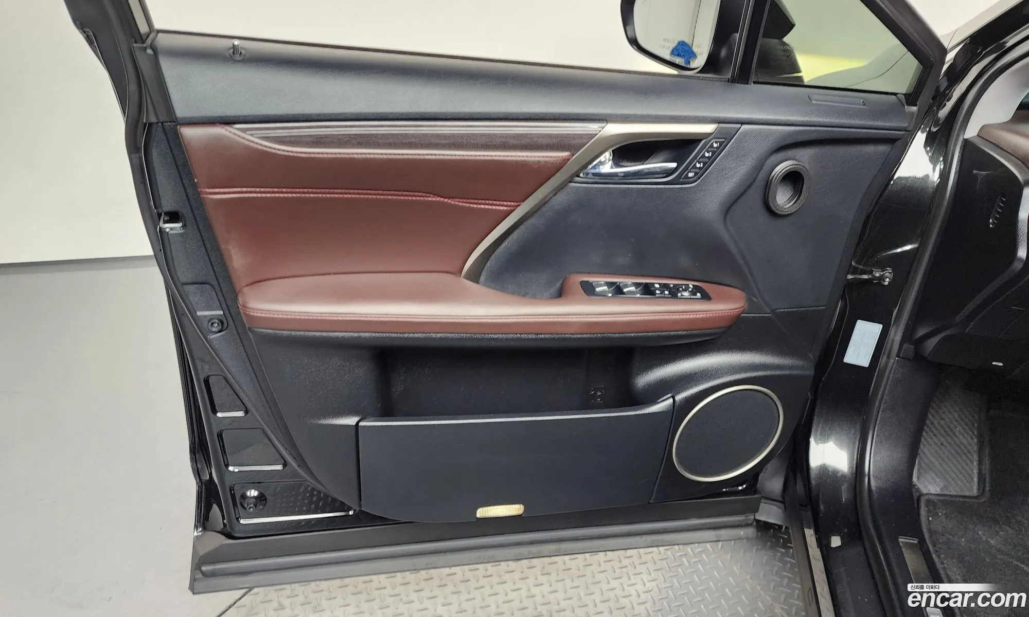 Lexus RX450h 2019 — 35