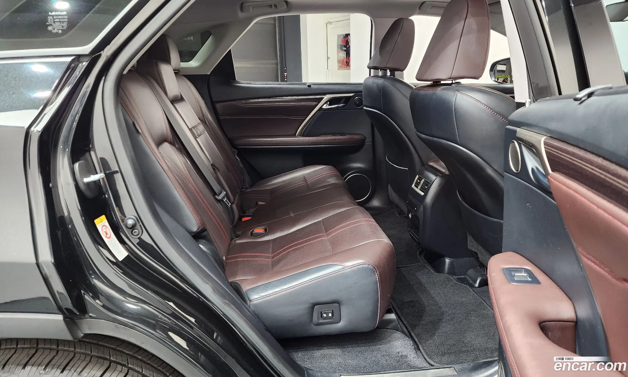 Lexus RX450h 2019 — 38