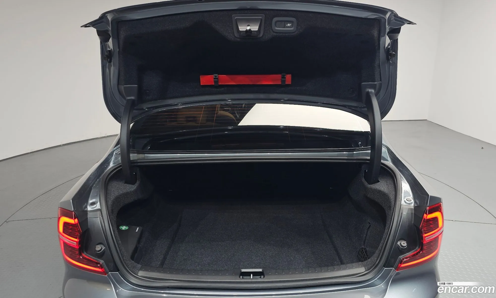 Volvo S60 2019 7JRZS102DLG033626 — 11