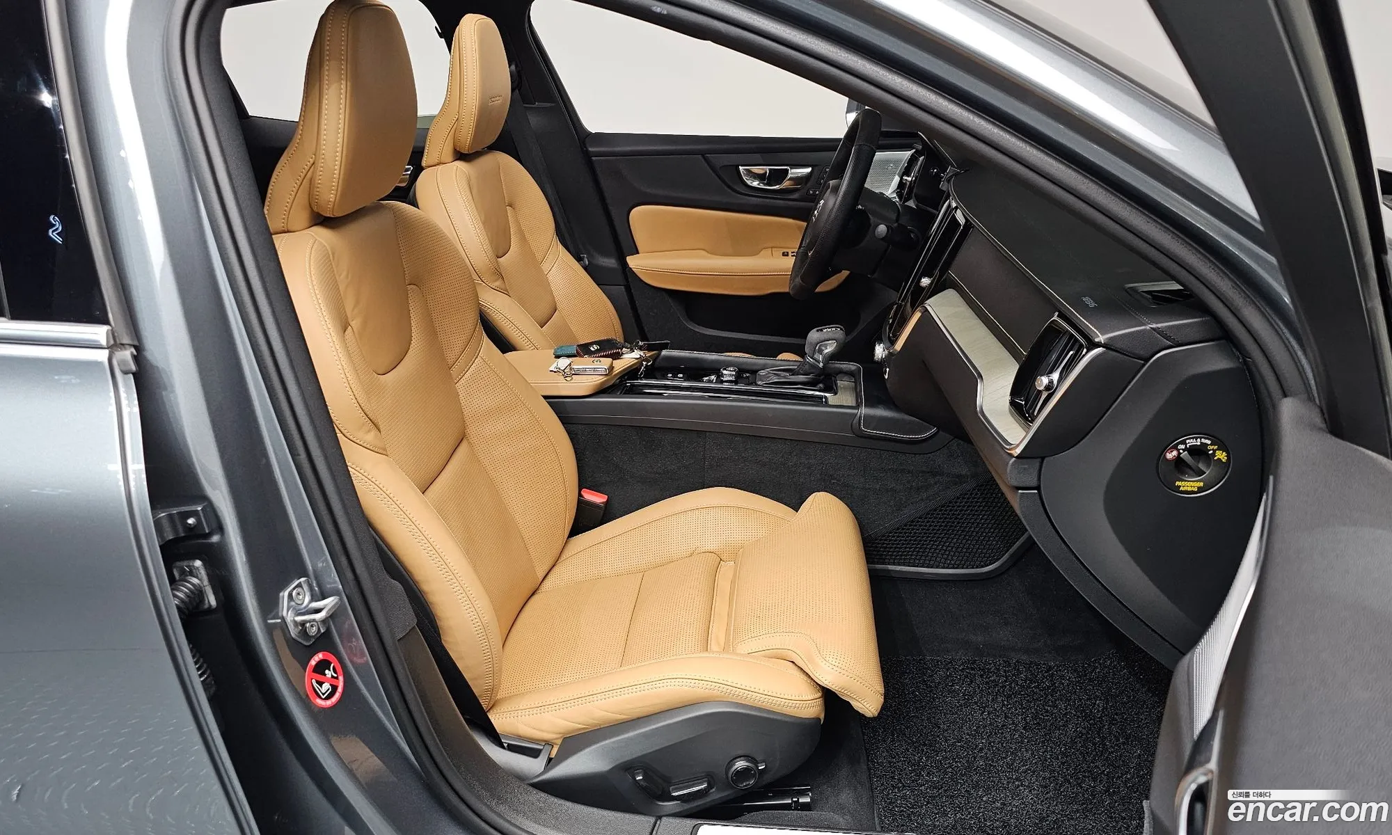 Volvo S60 2019 7JRZS102DLG033626 — 19