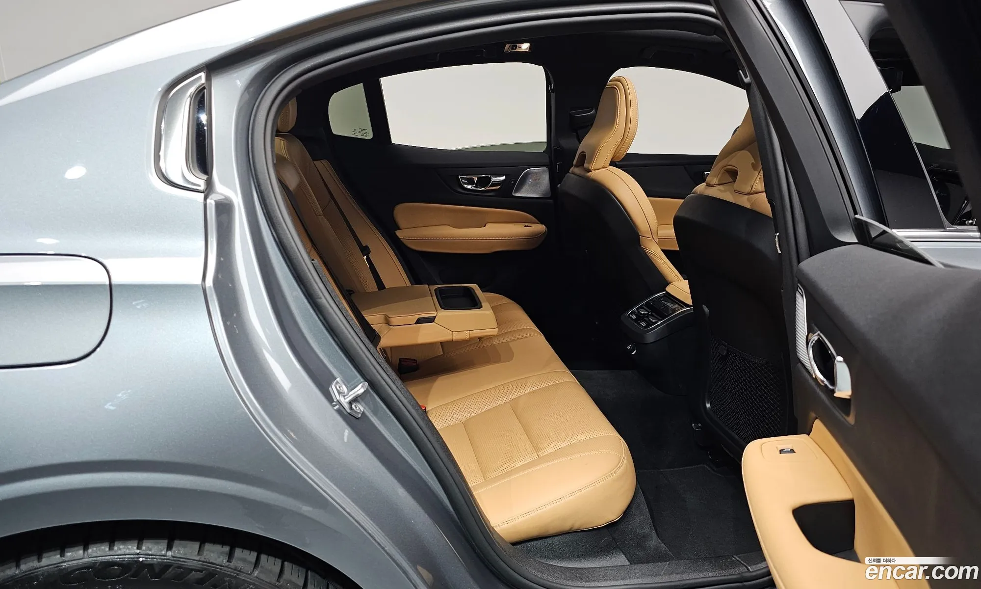 Volvo S60 2019 7JRZS102DLG033626 — 16