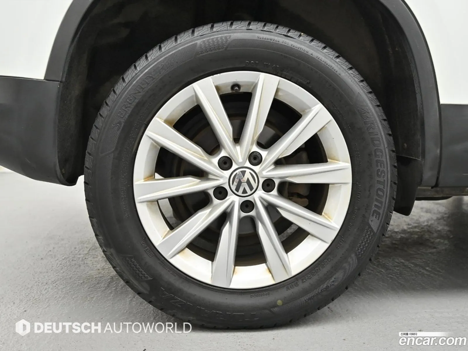 Volkswagen Tiguan 2014 — 17