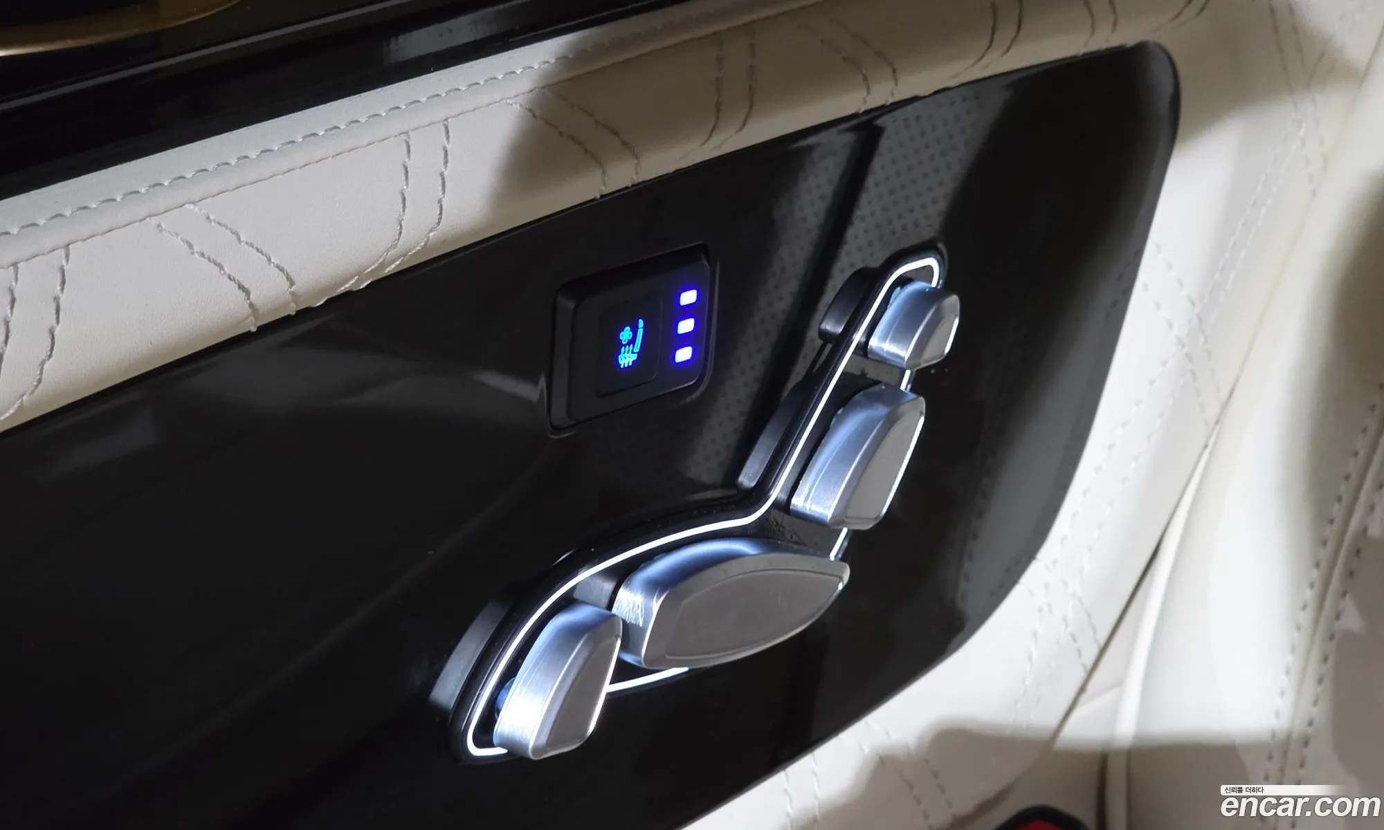 Toyota Sienna 2023 5TDGSKFC7PS106068 — 4