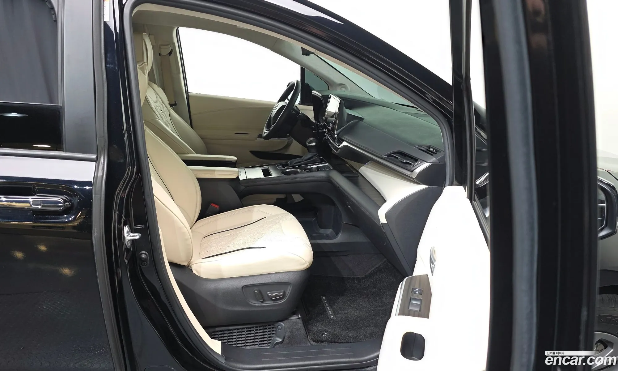 Toyota Sienna 2023 5TDGSKFC7PS106068 — 10