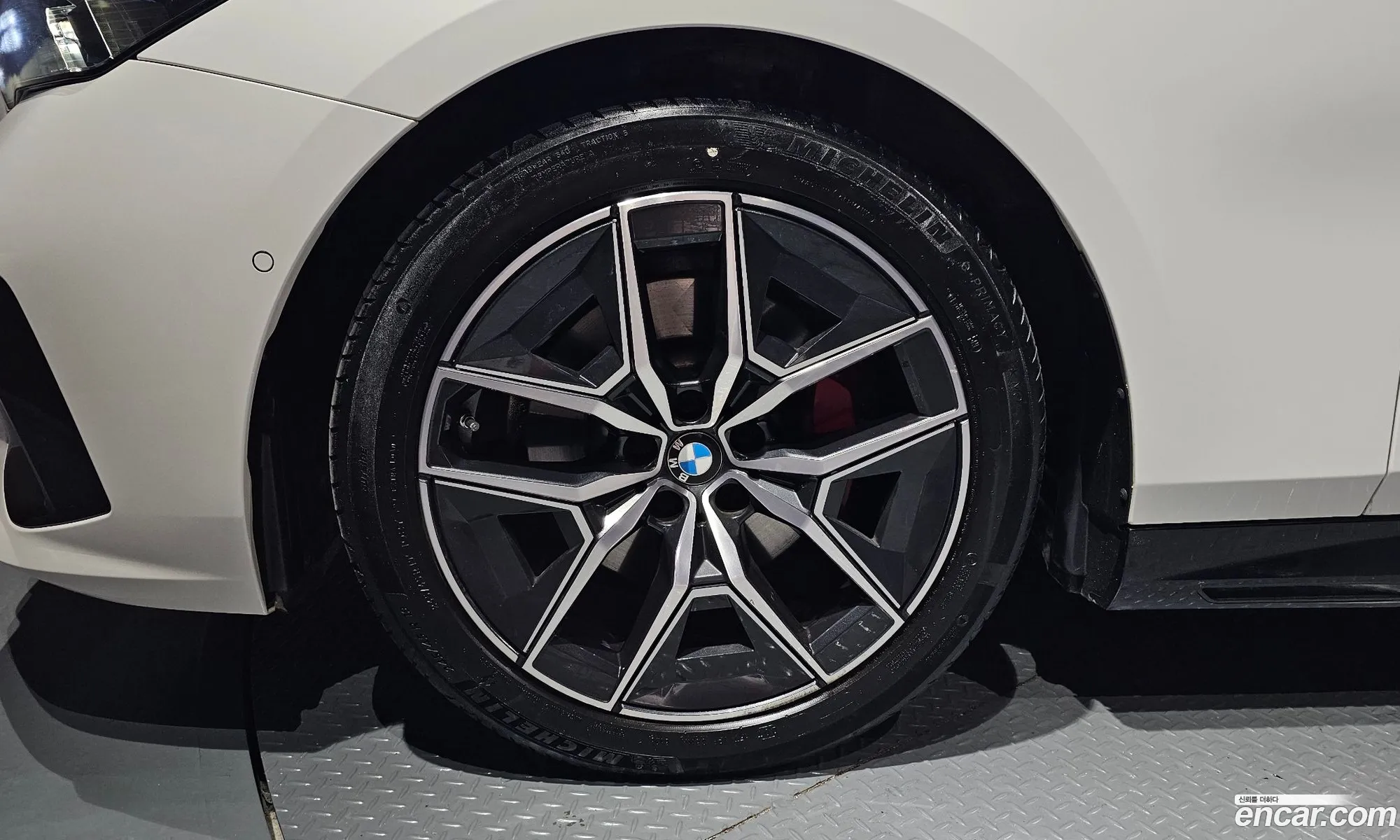 BMW 5 Series 2024 — 17