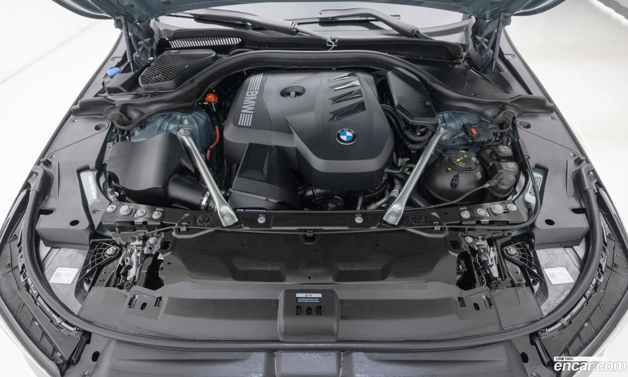 BMW 5 Series 2025 — 18