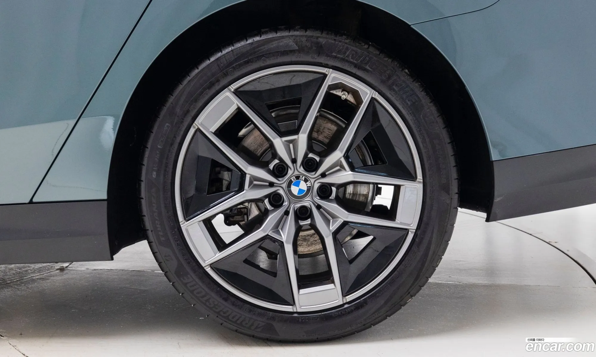 BMW 5 Series 2025 — 15