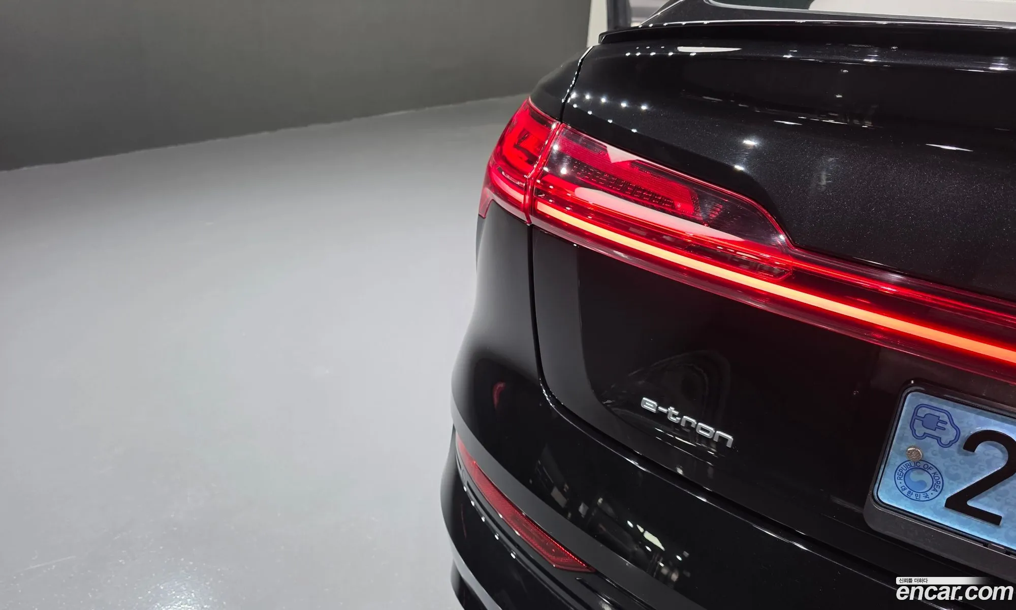 Audi e-tron 2021 WAUZZZGE3NB001879 — 32