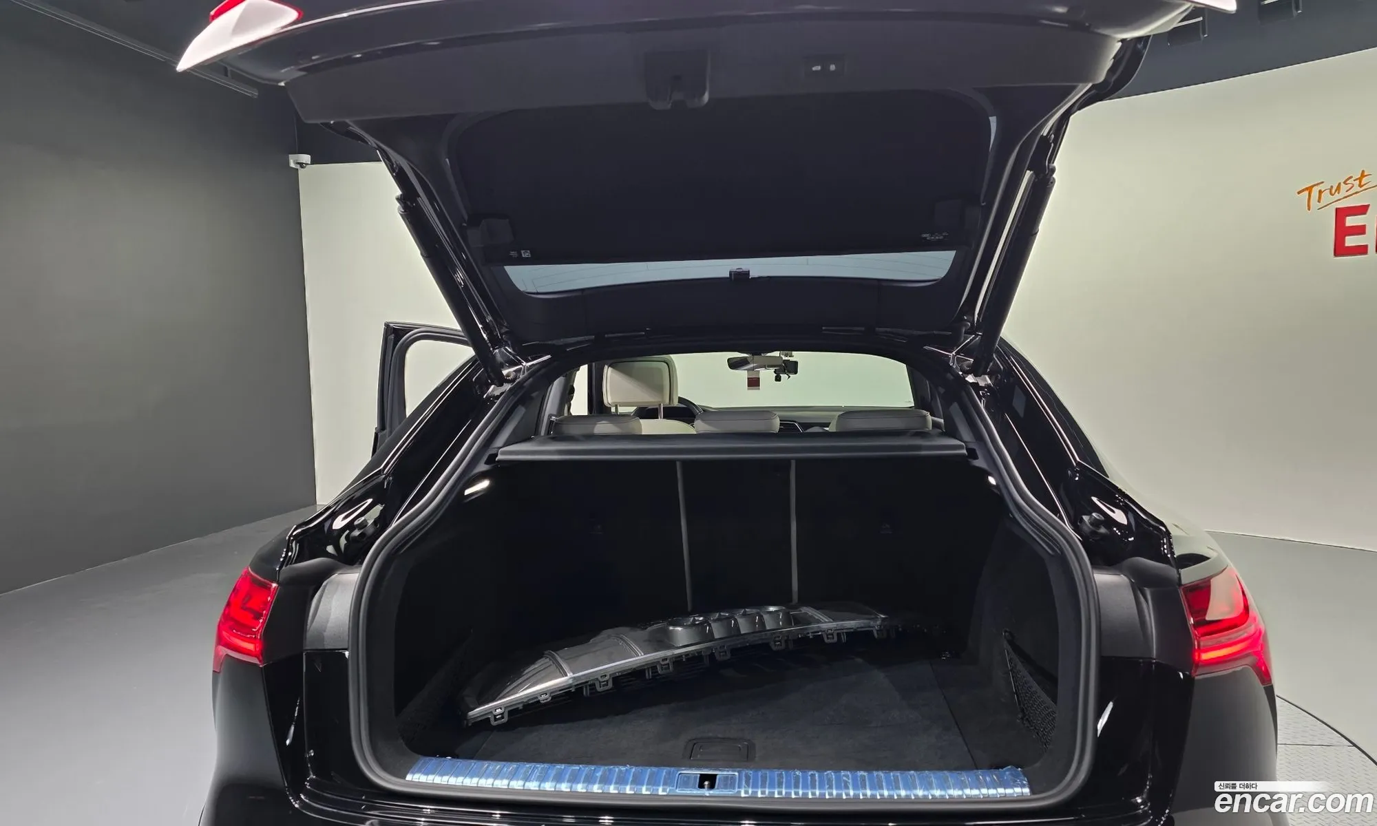 Audi e-tron 2021 WAUZZZGE3NB001879 — 12