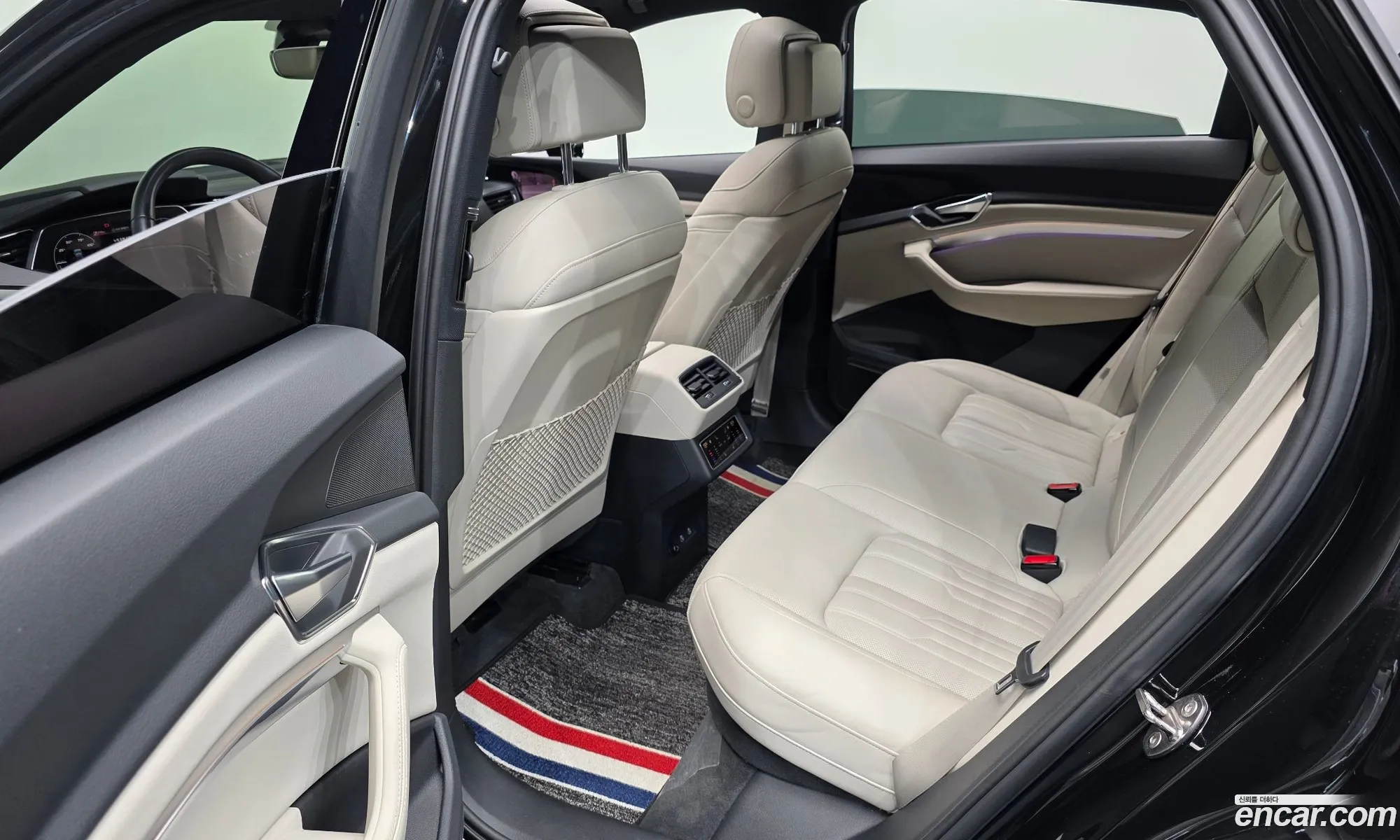 Audi e-tron 2021 WAUZZZGE3NB001879 — 25