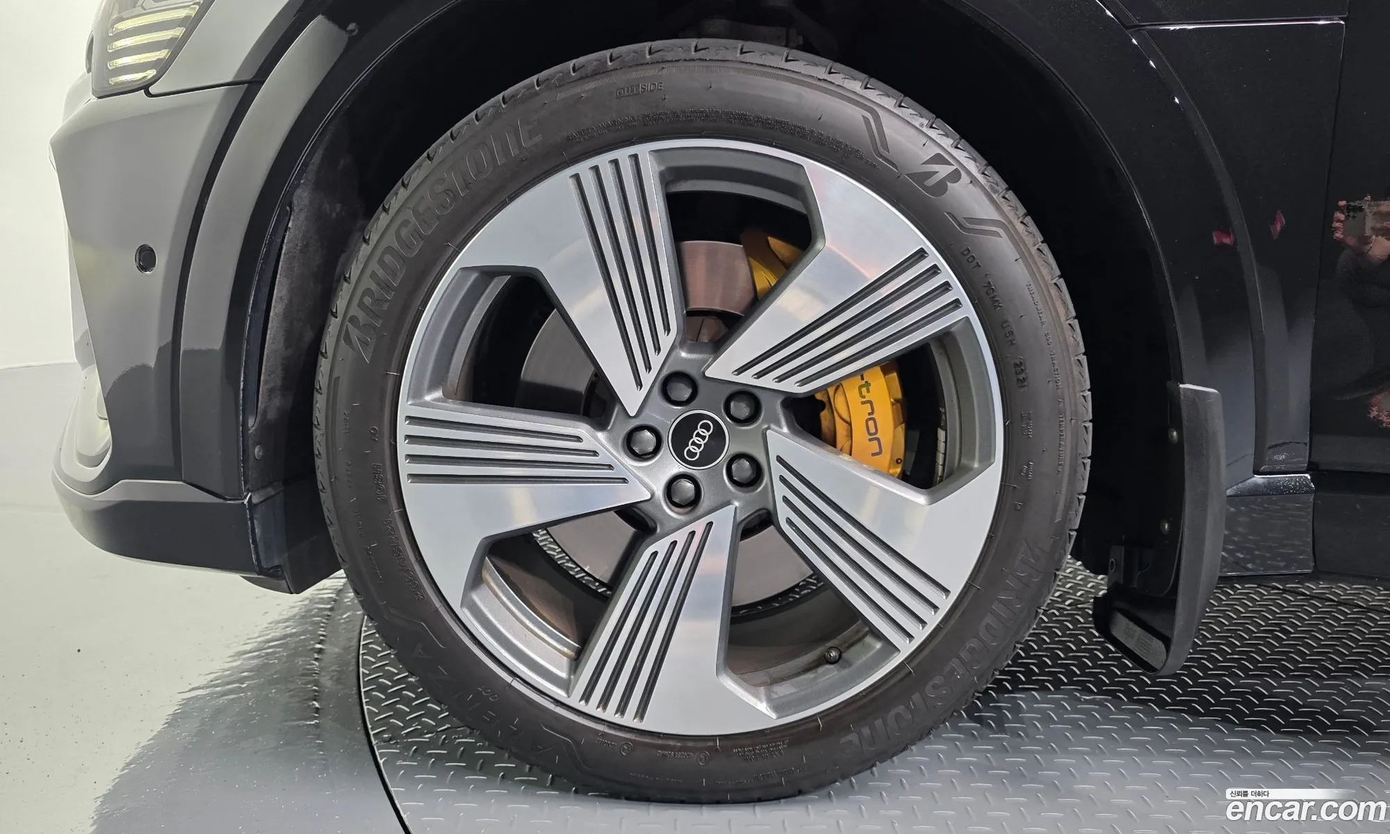 Audi e-tron 2021 WAUZZZGE3NB001879 — 6