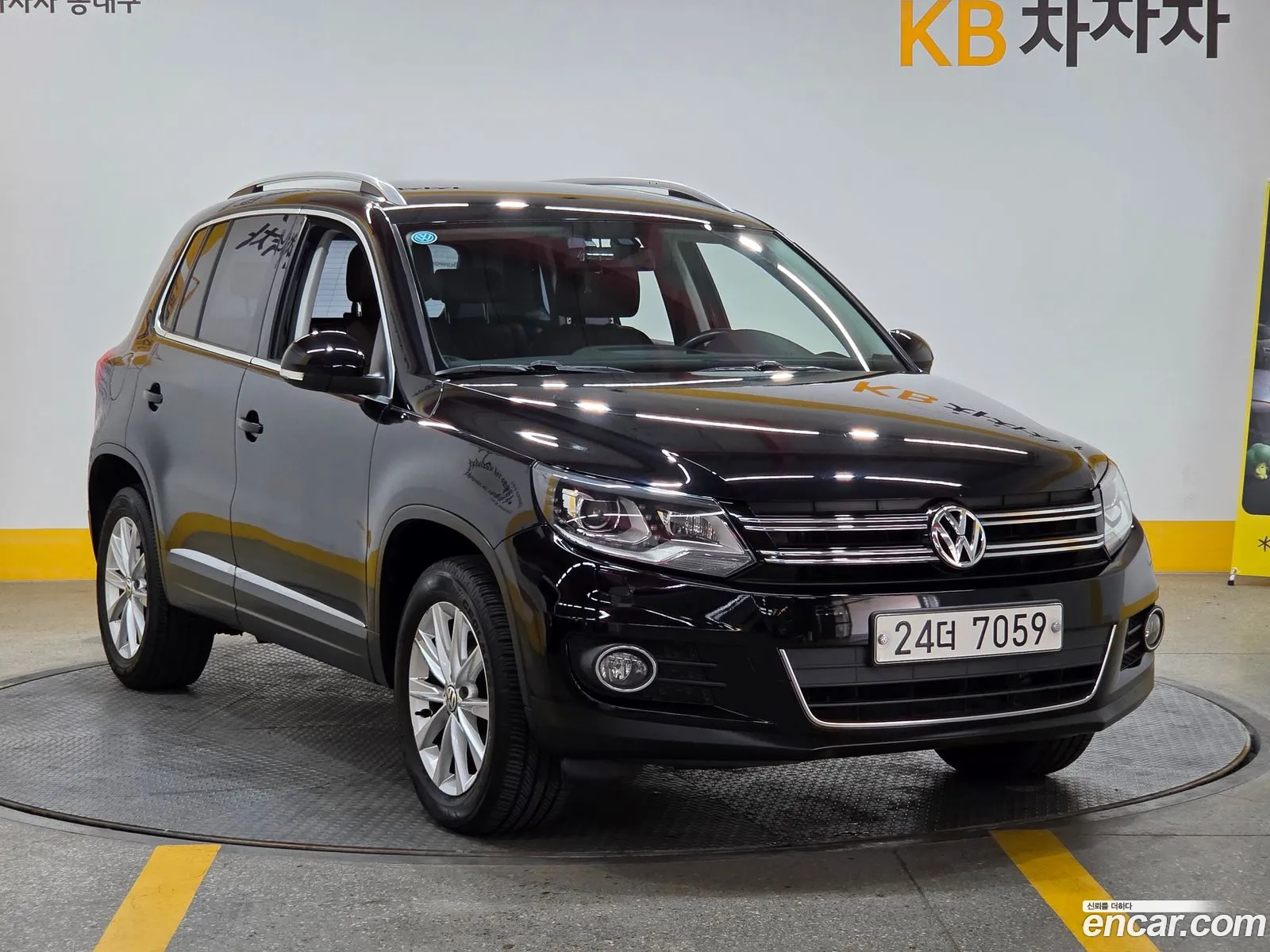 Volkswagen Tiguan 2013 — 12