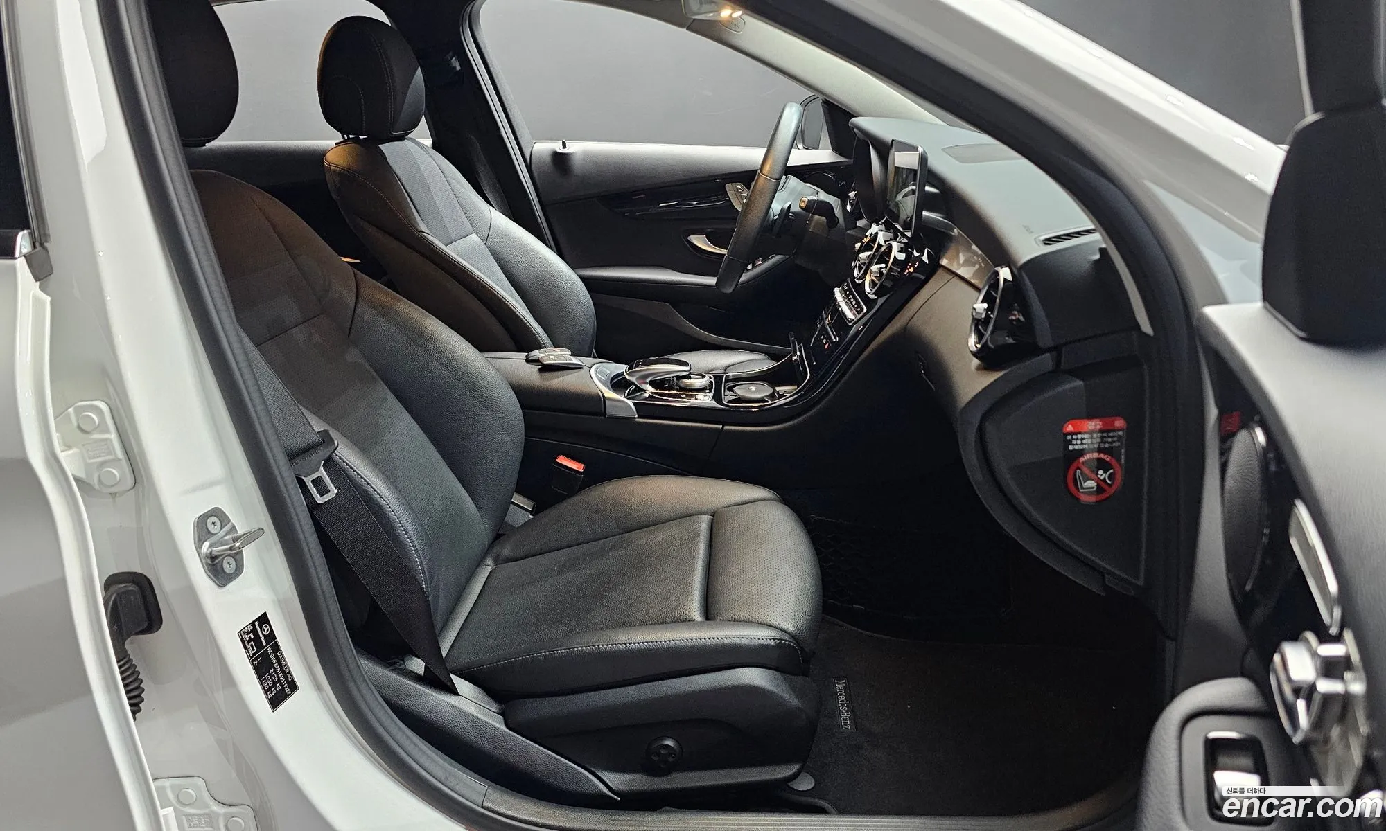 Mercedes-Benz C-Class W205 2019 — 25