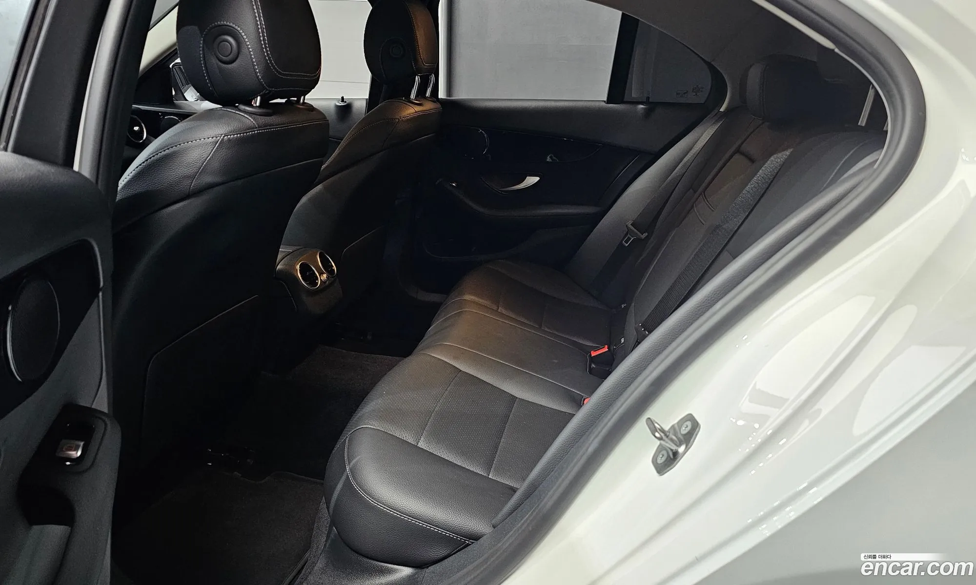 Mercedes-Benz C-Class W205 2019 — 23