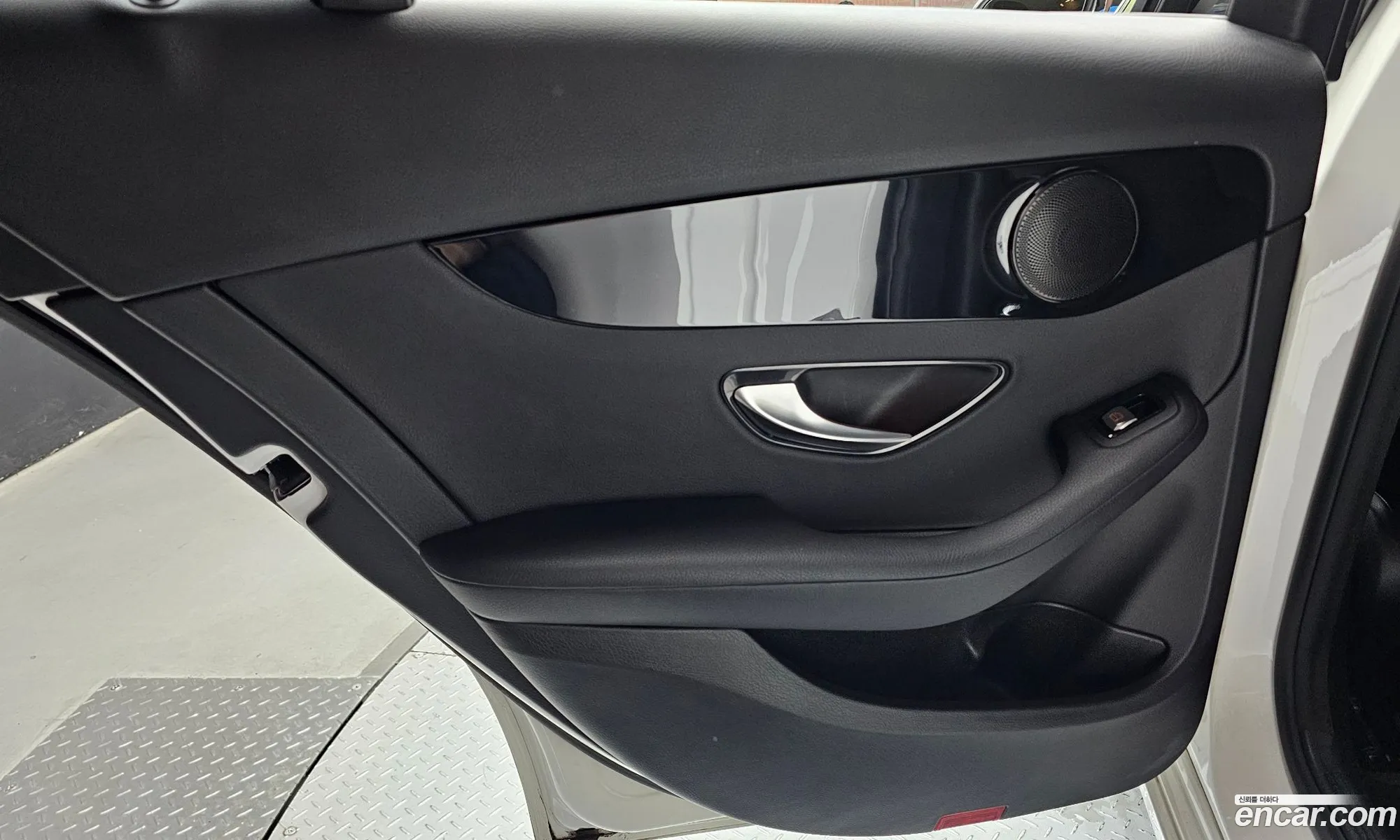 Mercedes-Benz C-Class W205 2019 — 16