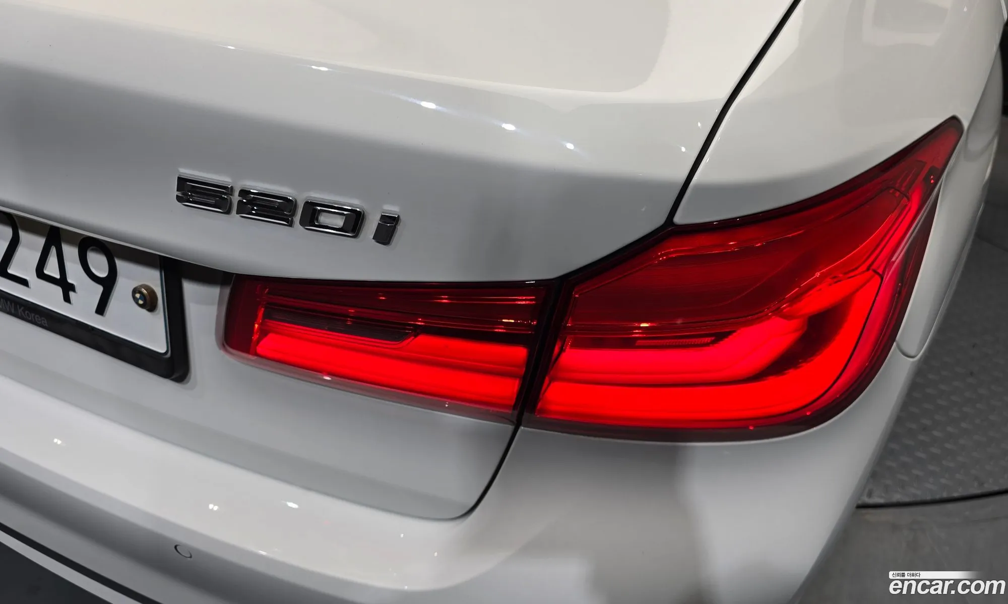 BMW 5 Series 2018 WBAJK7108JBP72299 — 3