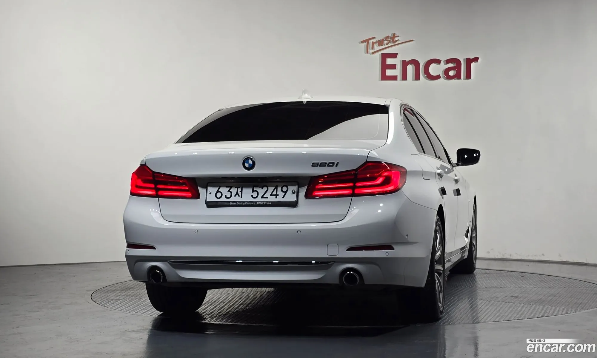 BMW 5 Series 2018 WBAJK7108JBP72299 — 18