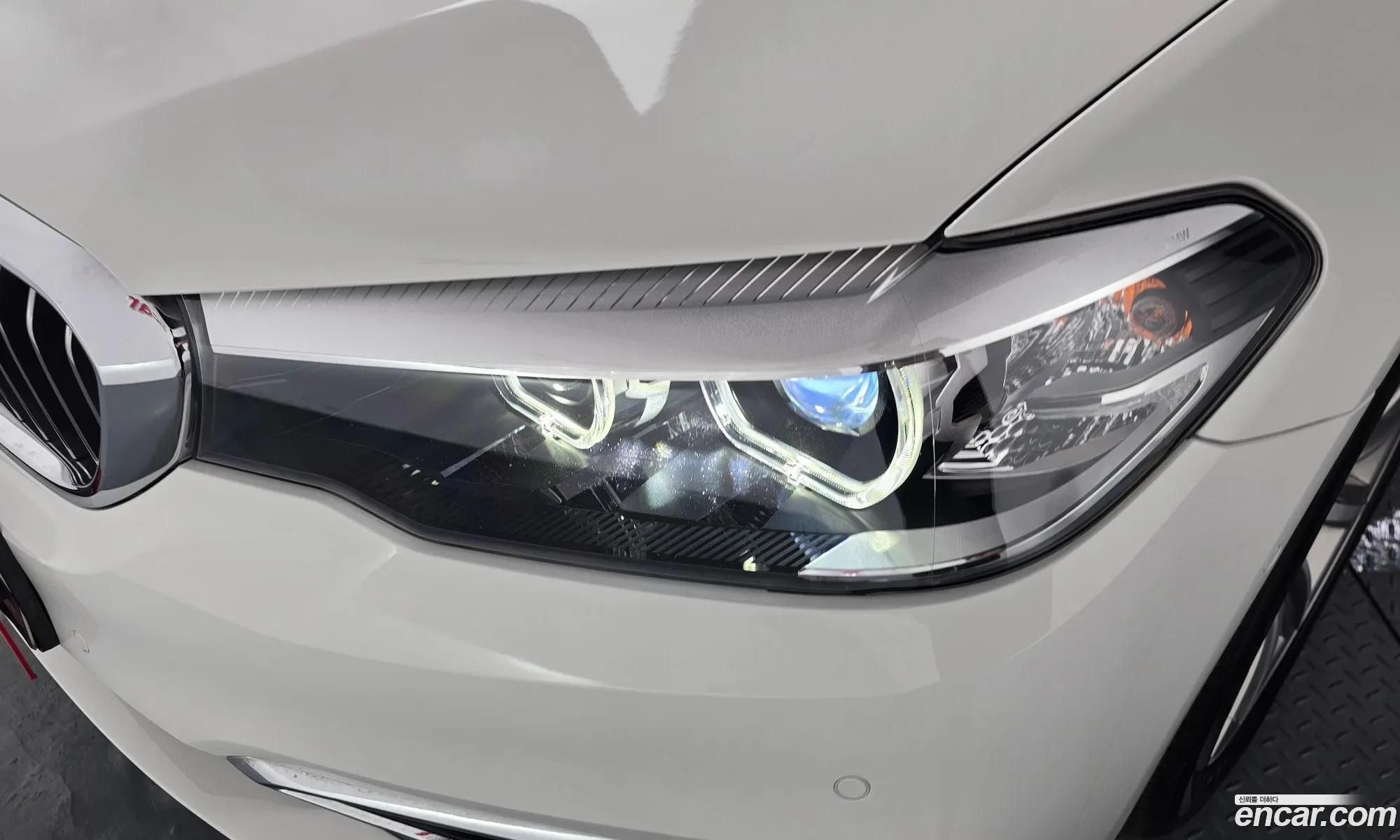 BMW 5 Series 2018 WBAJK7108JBP72299 — 30