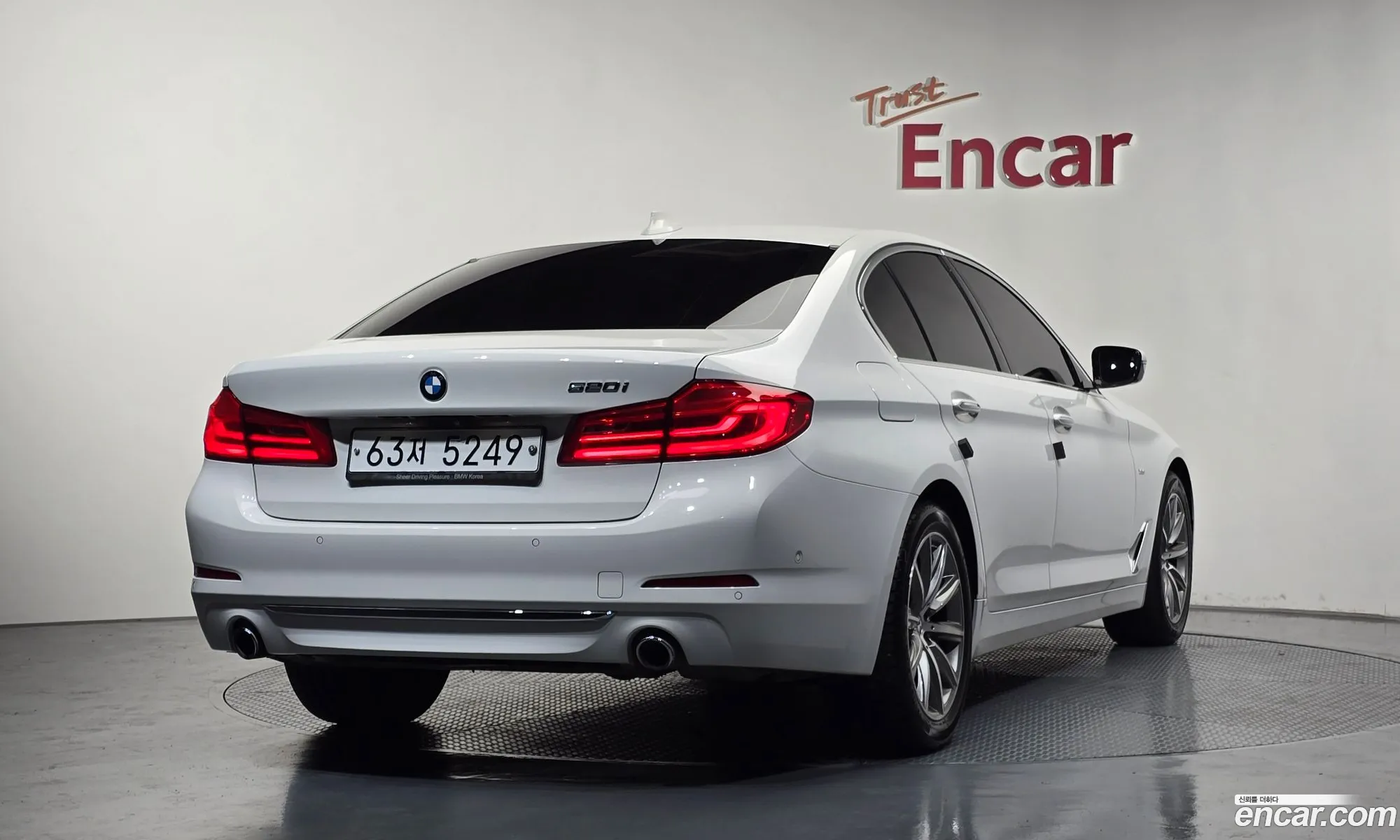 BMW 5 Series 2018 WBAJK7108JBP72299 — 13