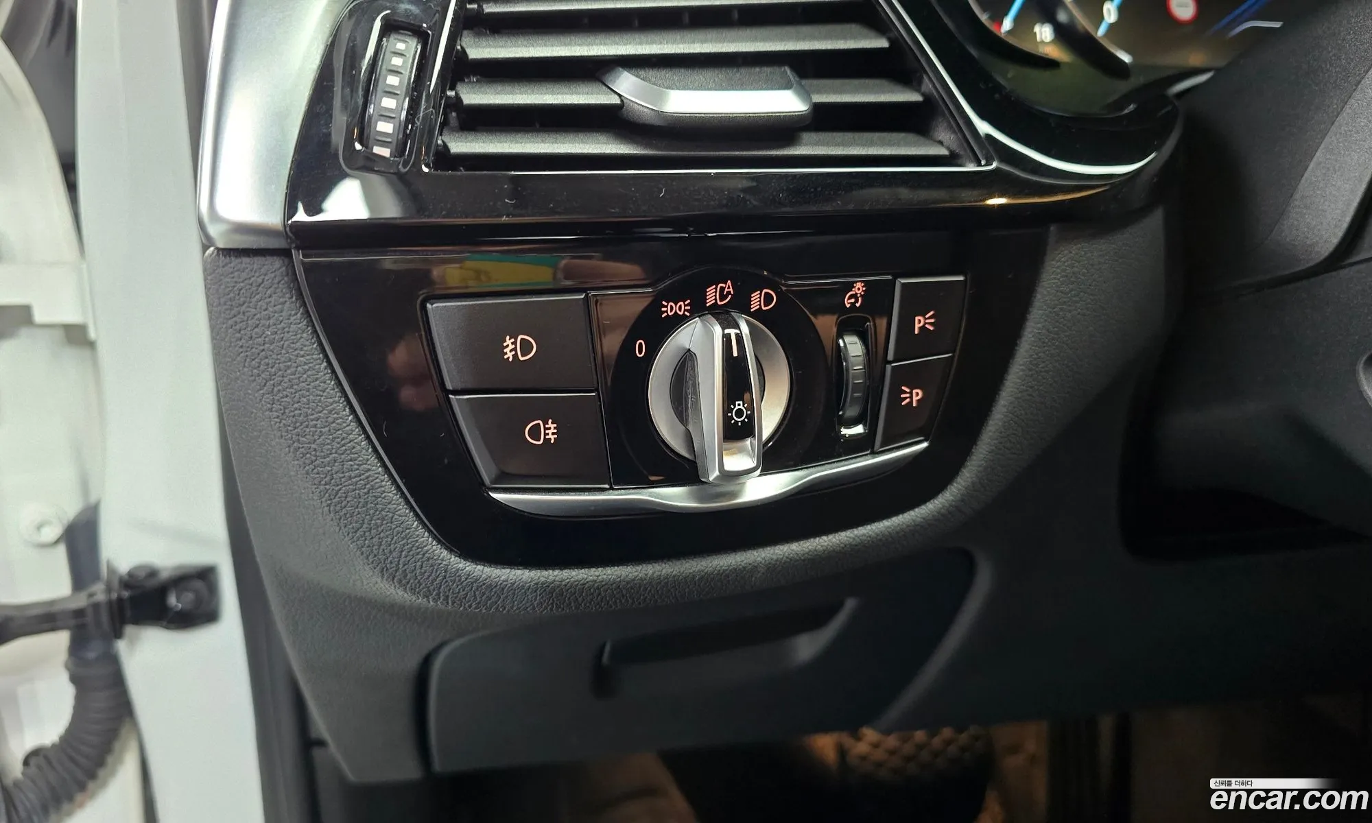BMW 5 Series 2018 WBAJK7108JBP72299 — 23