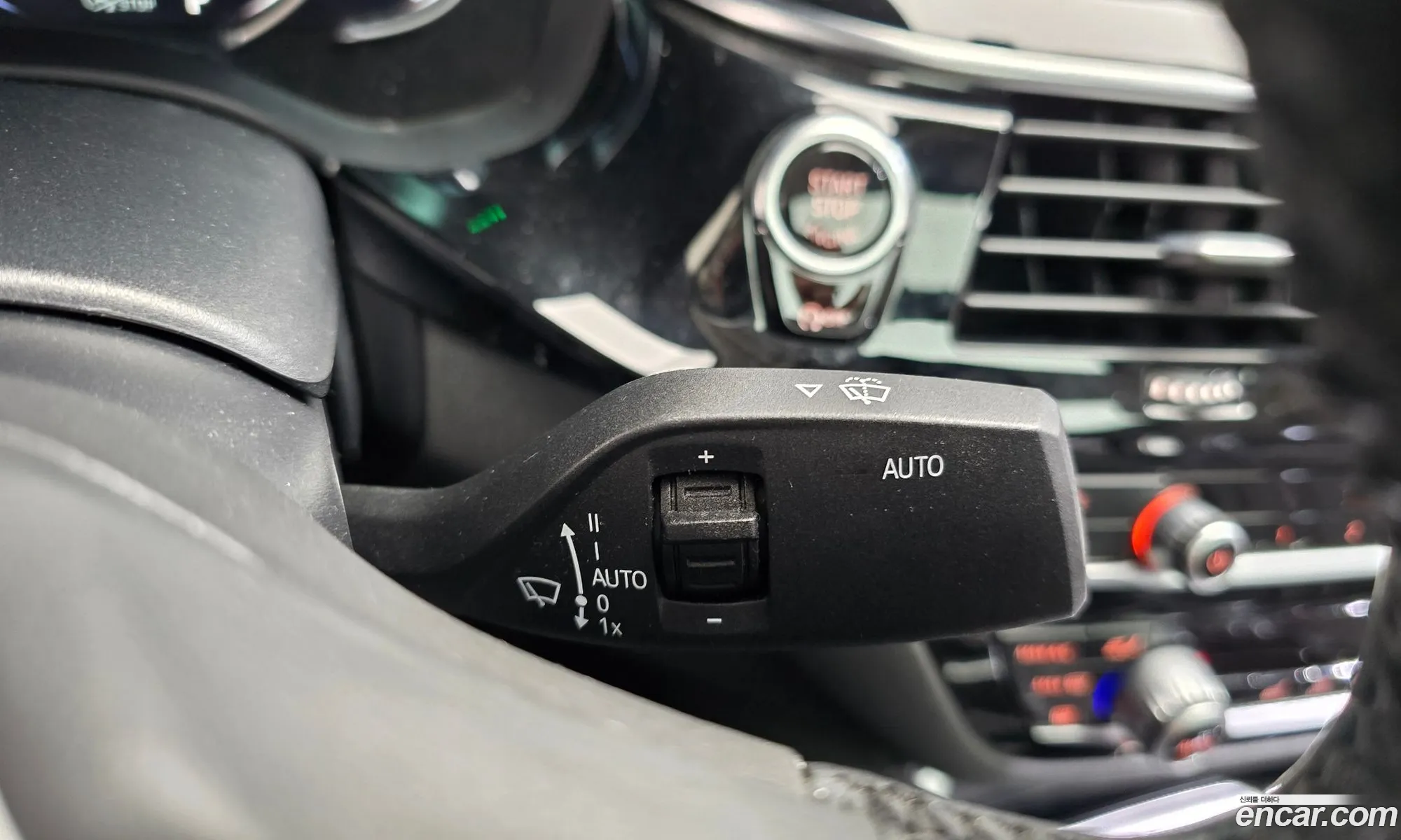 BMW 5 Series 2018 WBAJK7108JBP72299 — 24