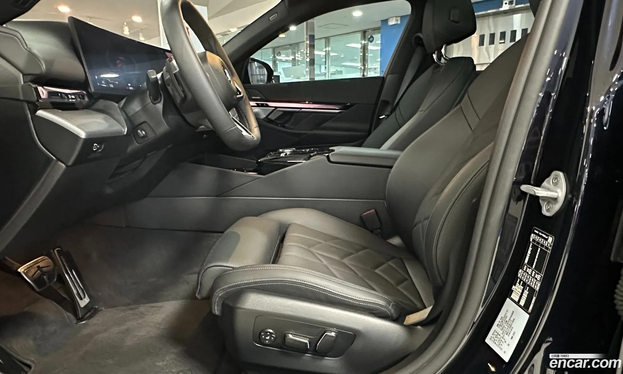 BMW 5 Series 2025 — 11