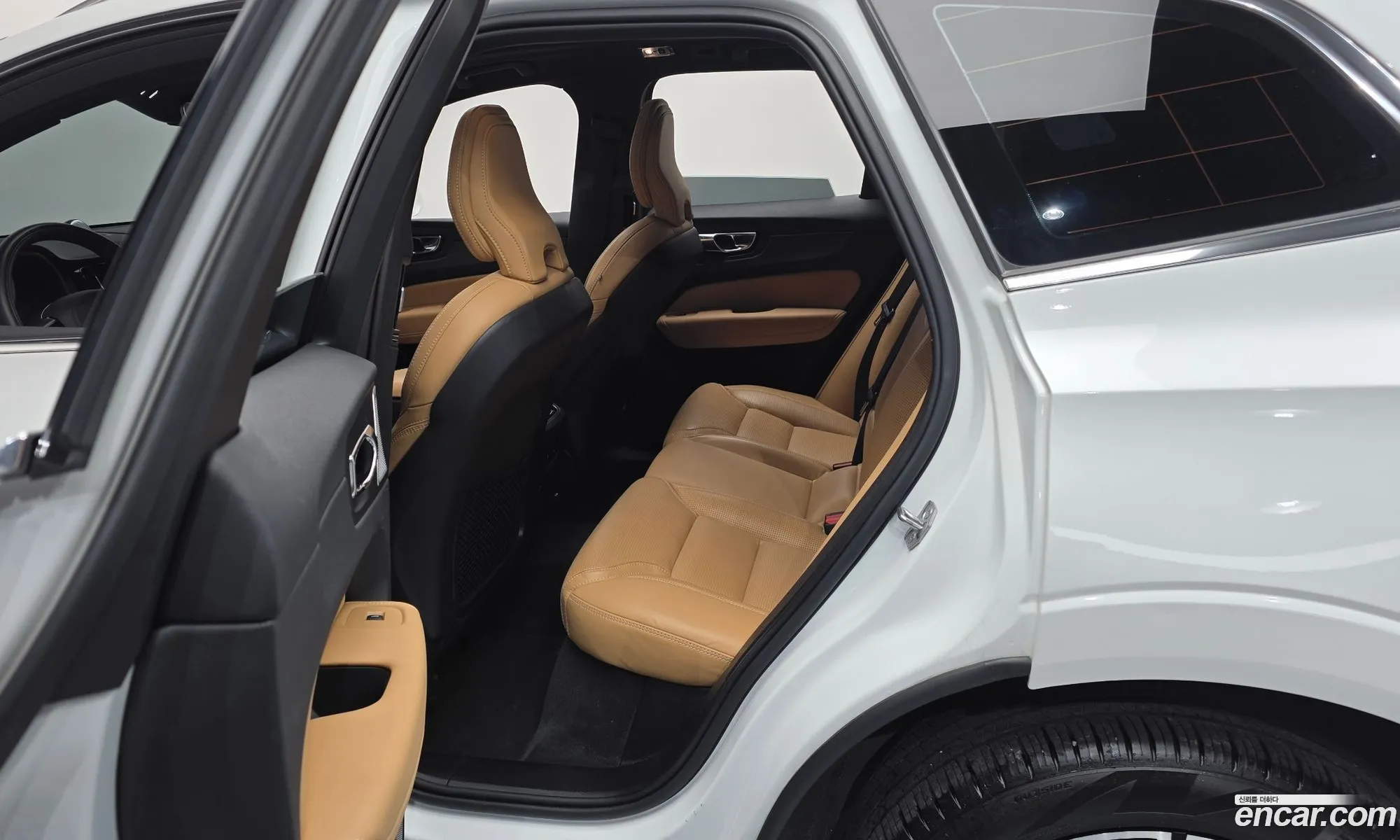 Volvo XC60 2019 YV1UZA22CK1390758 — 7