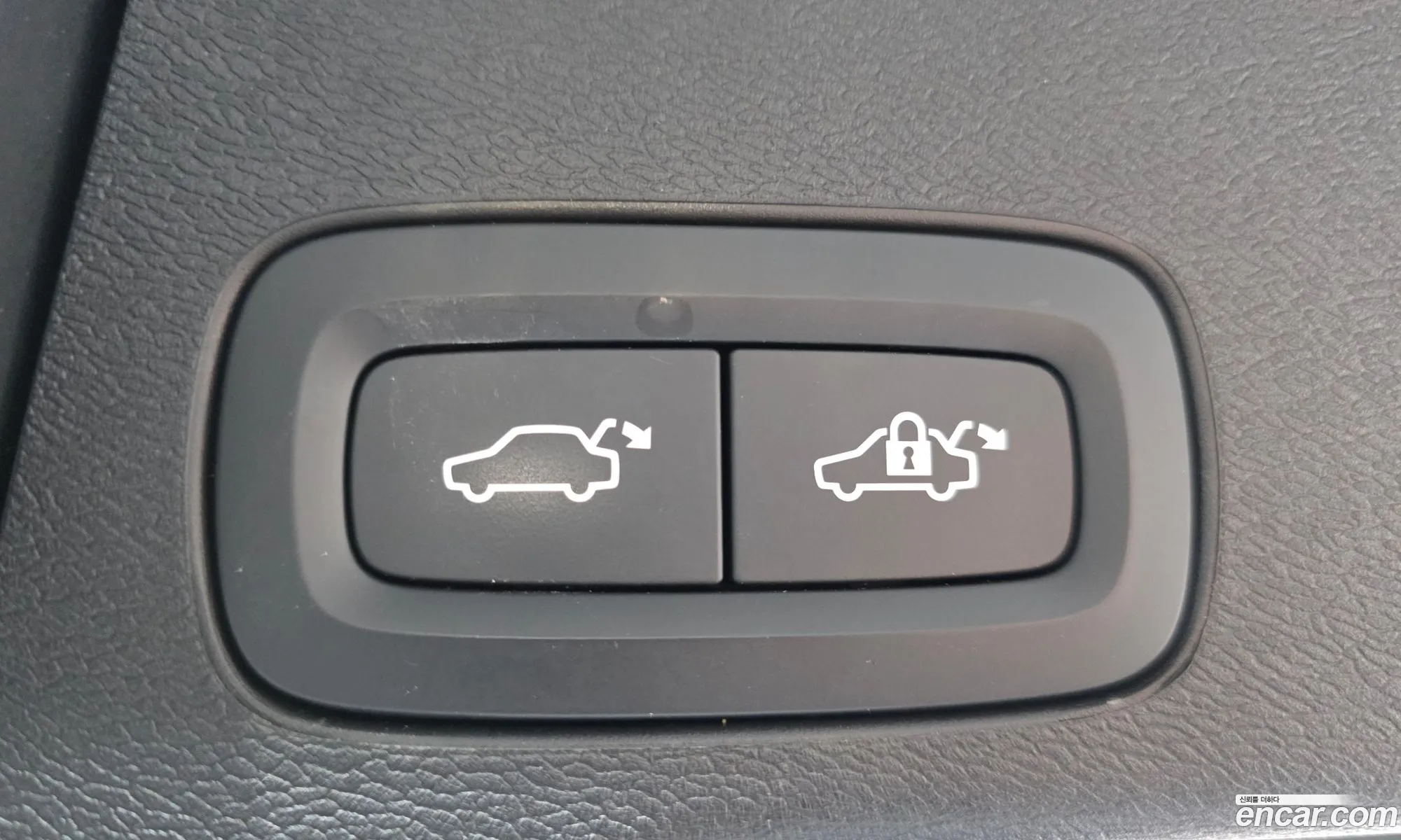 Volvo XC60 2019 YV1UZA22CK1390758 — 5