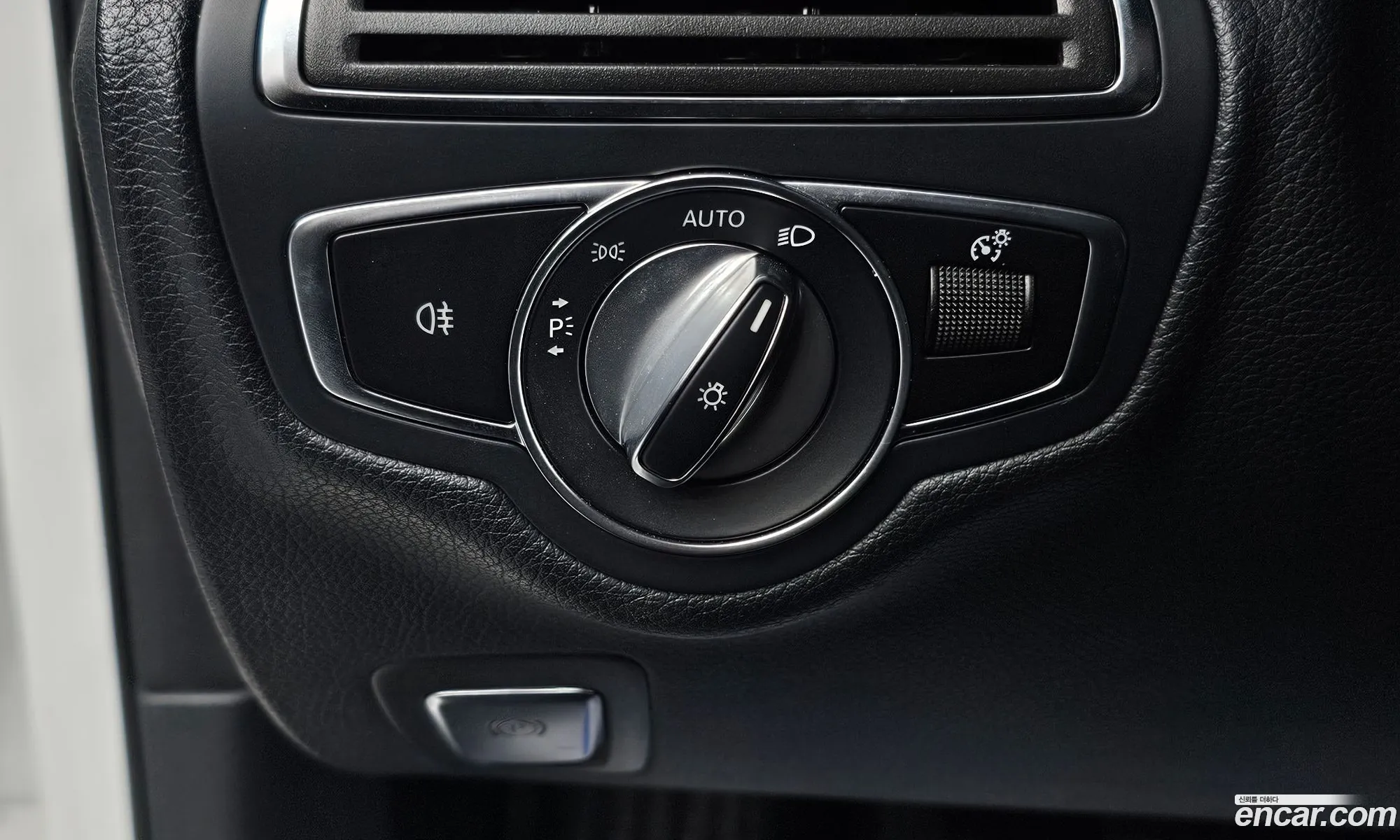 Mercedes-Benz C-Class W205 2019 — 2