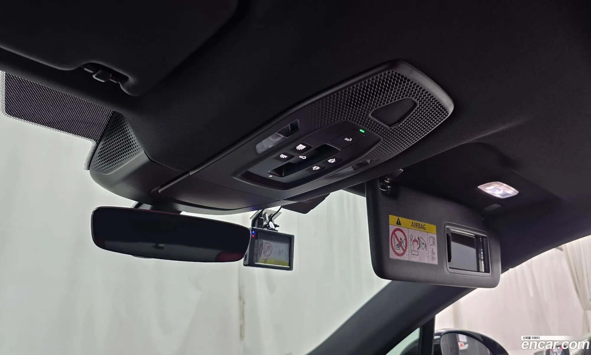 Porsche Macan EV 2025 66666666666666666 — 19