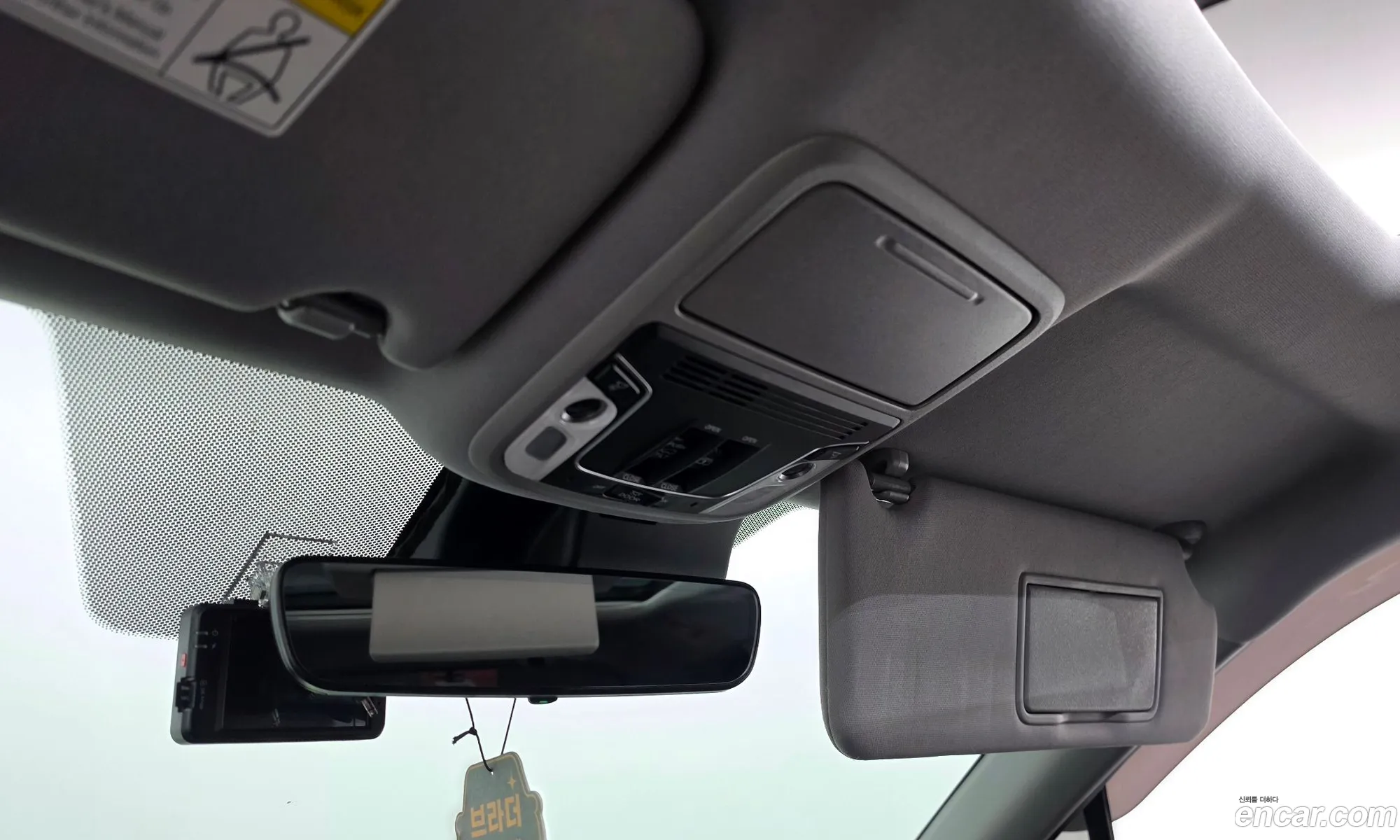 Honda Pilot 2019 5FNYF6800KB200501 — 19