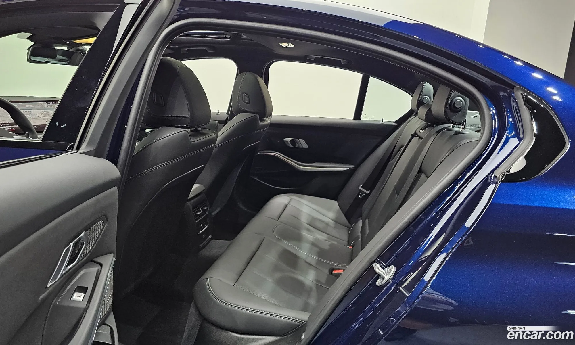BMW 3 Series 2025 — 21